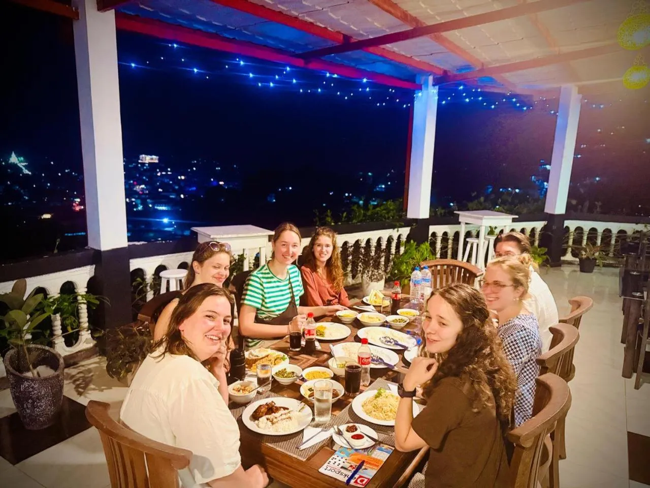 Restaurant/places to eat in Mount Palace