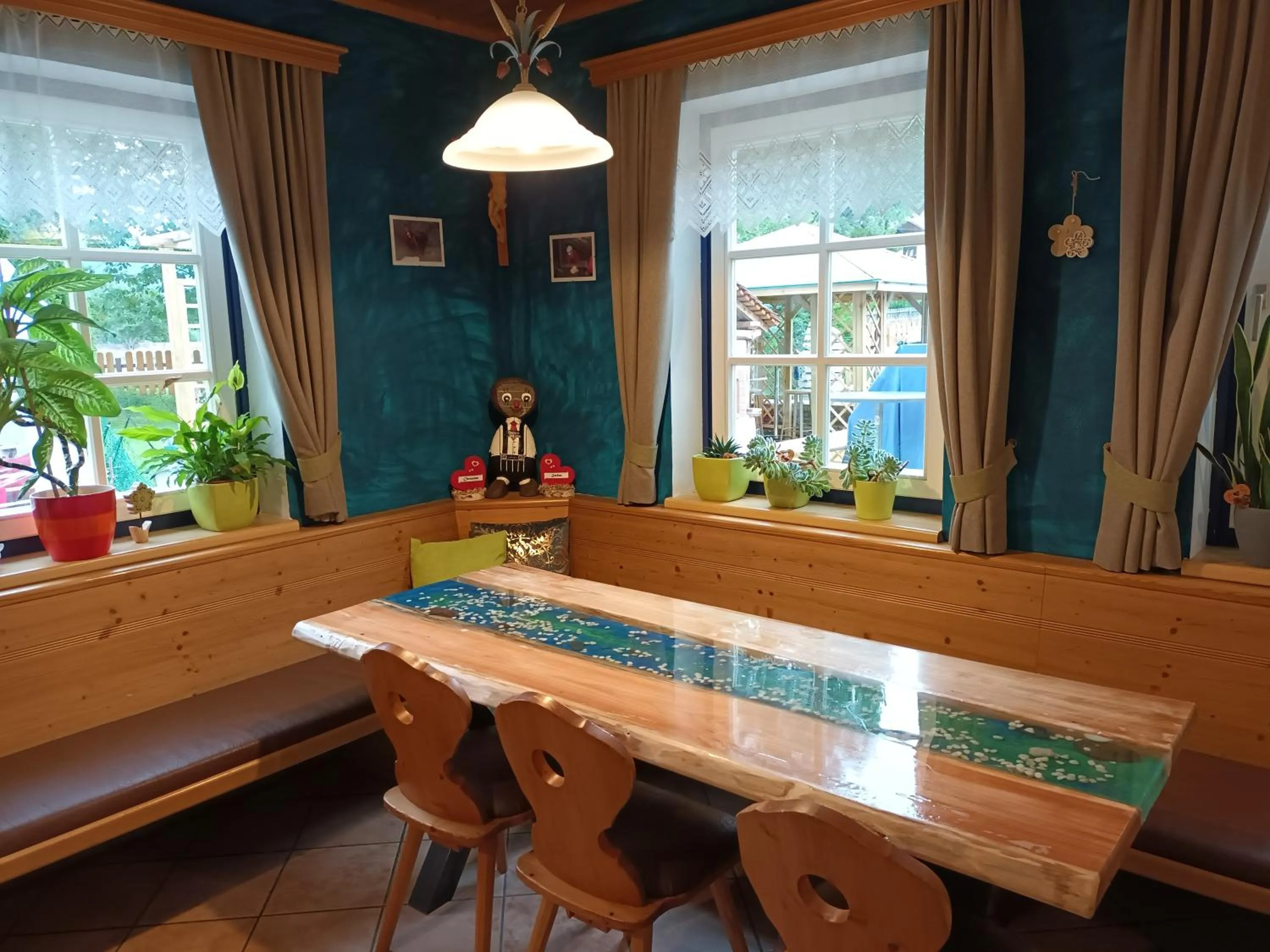 Restaurant/places to eat in Gasthof zum Postwirt