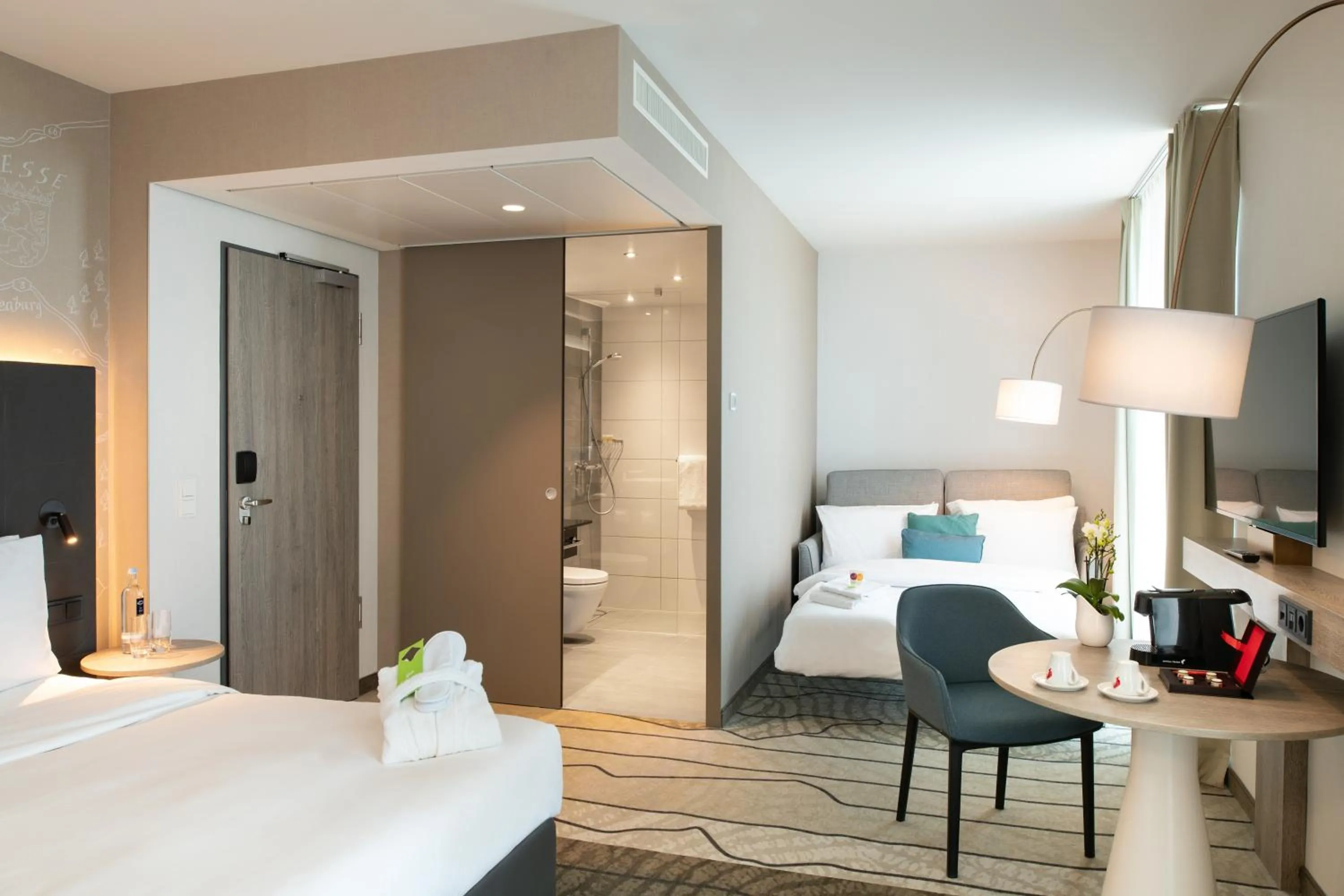 Bed in Hyatt Place Frankfurt Airport