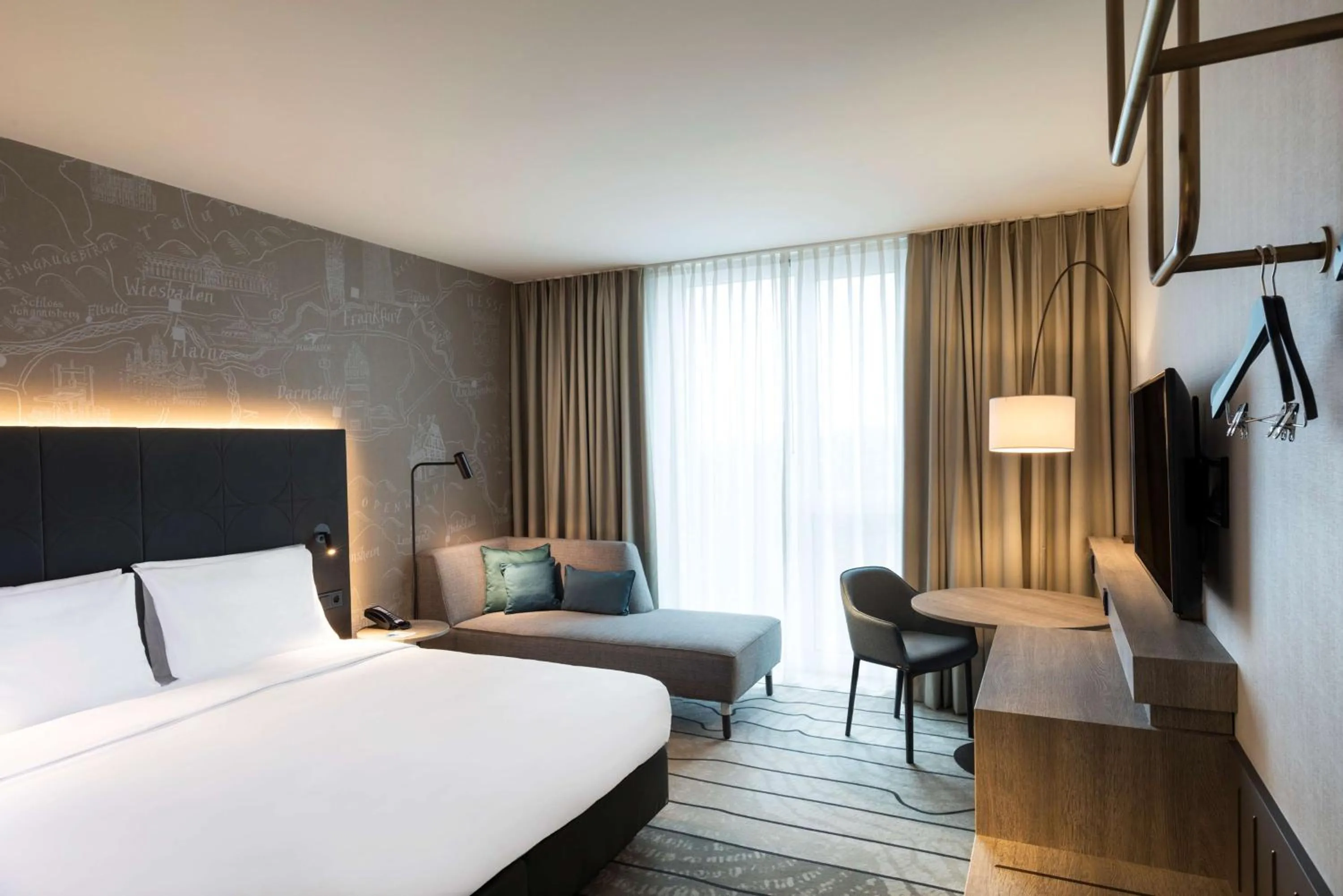 Photo of the whole room, Bed in Hyatt Place Frankfurt Airport