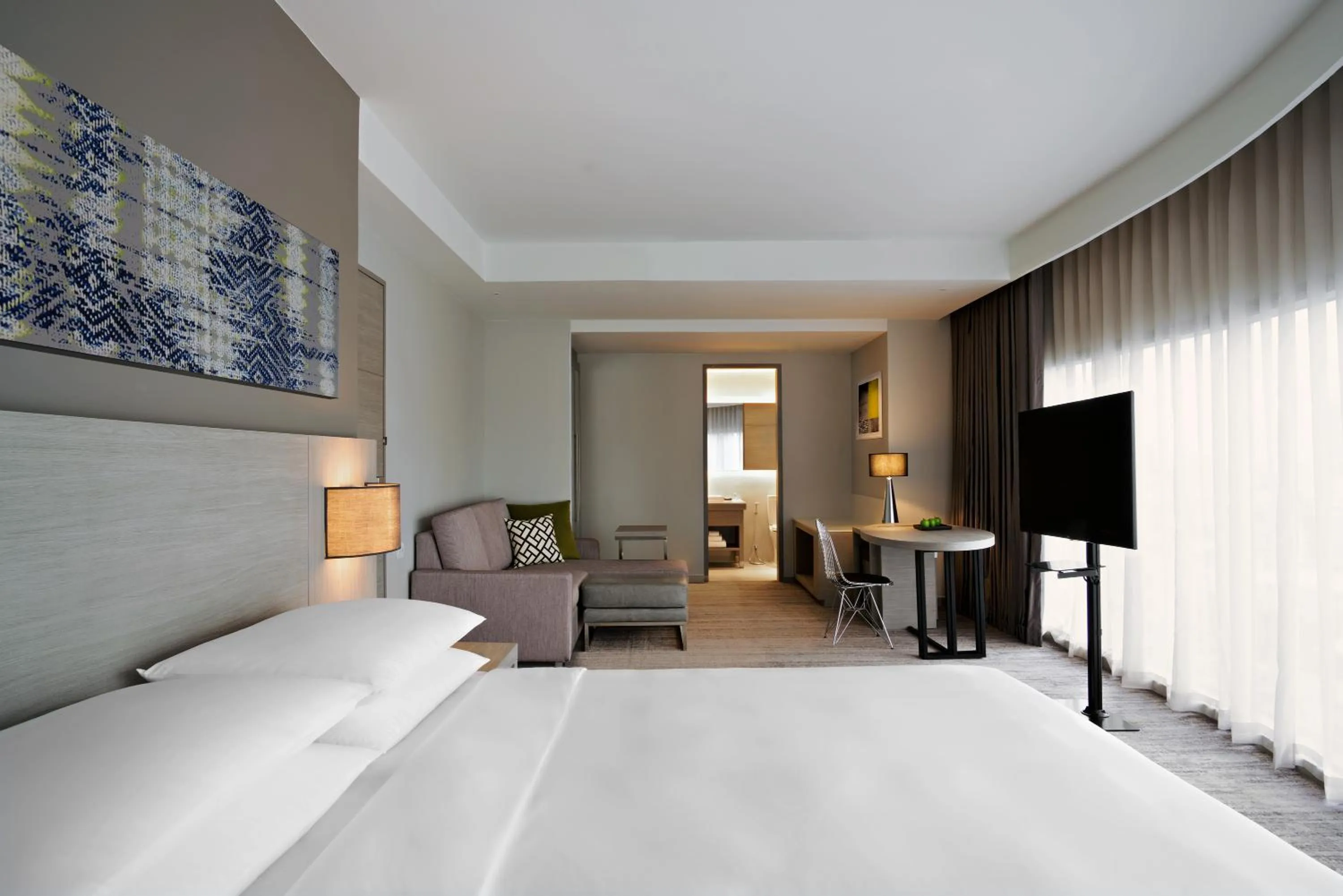 Photo of the whole room, Bed in Hyatt Place Bangkok Sukhumvit 24