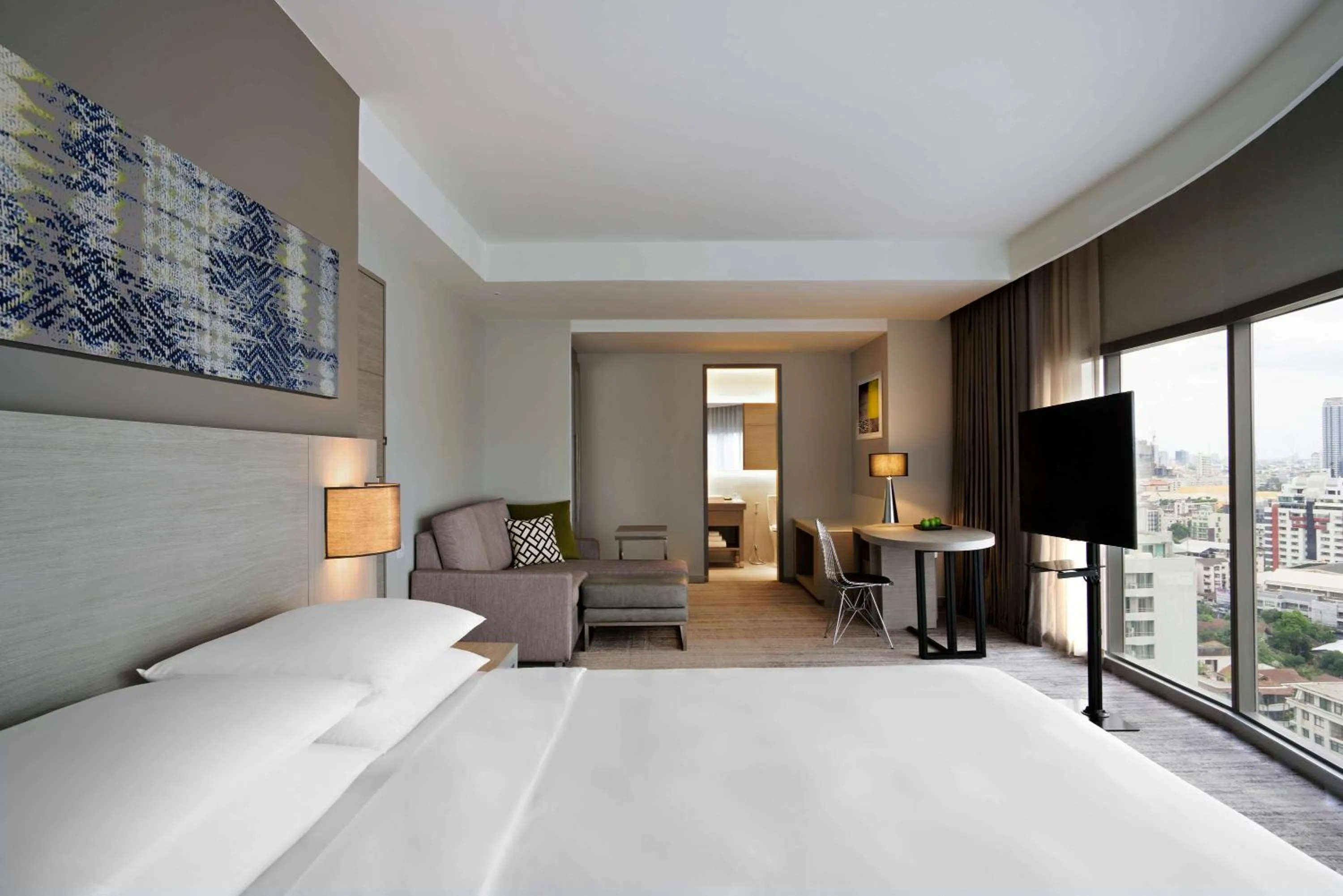 Photo of the whole room, Bed in Hyatt Place Bangkok Sukhumvit 24