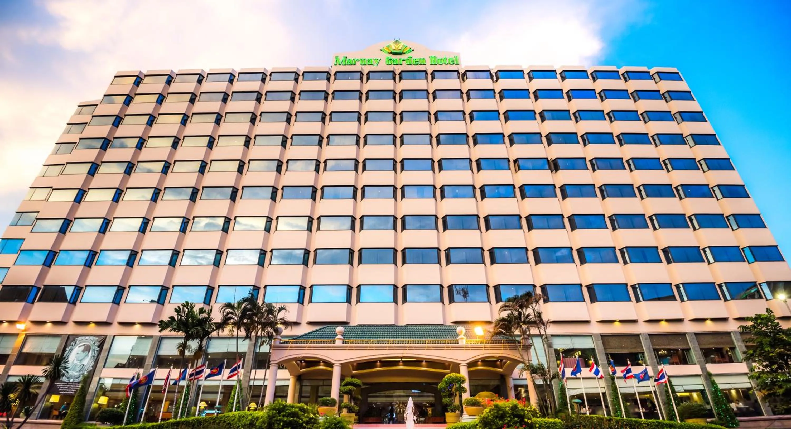 Facade/entrance in The Maruay Garden Hotel