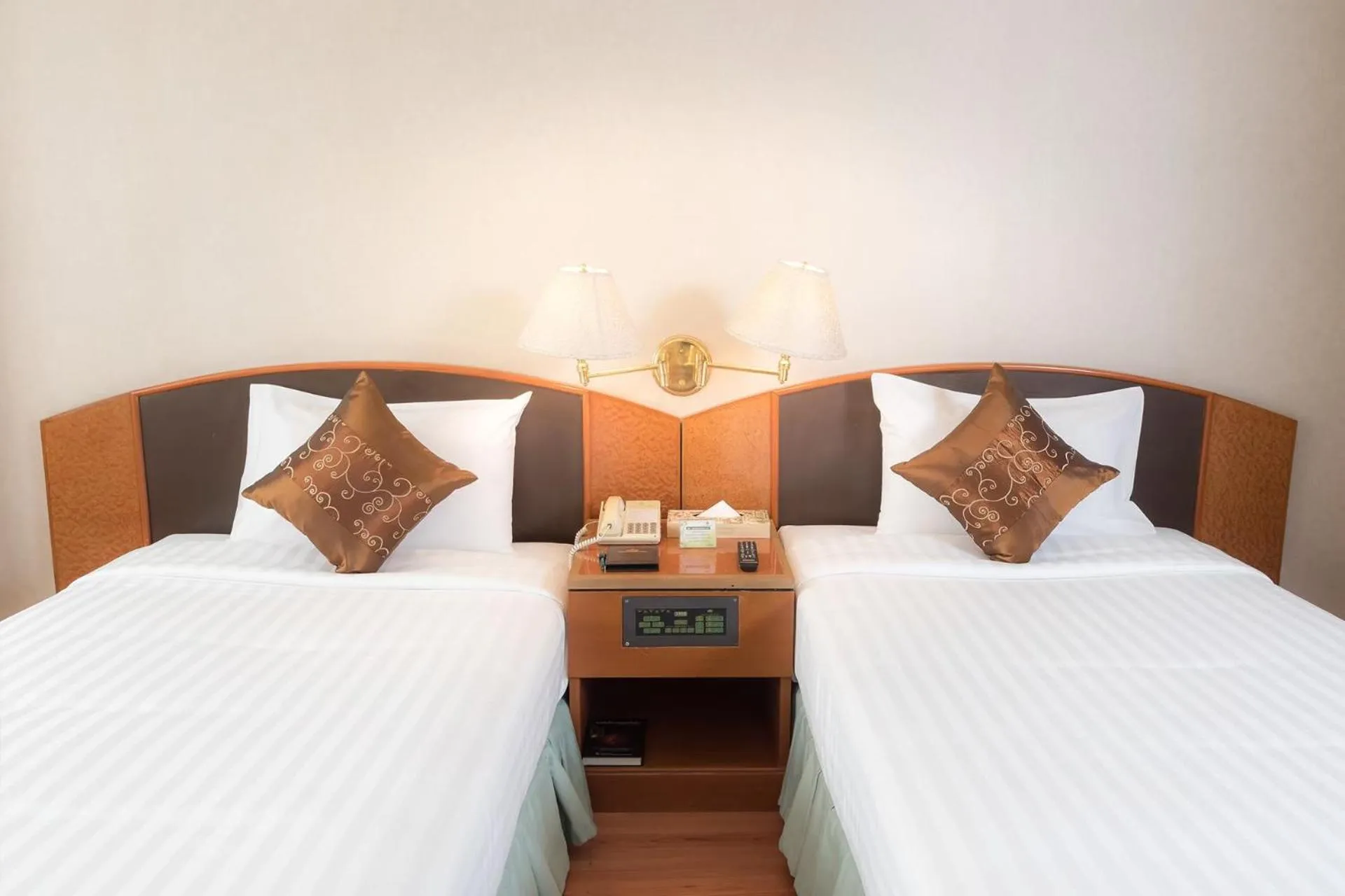 Bedroom, Bed in The Maruay Garden Hotel