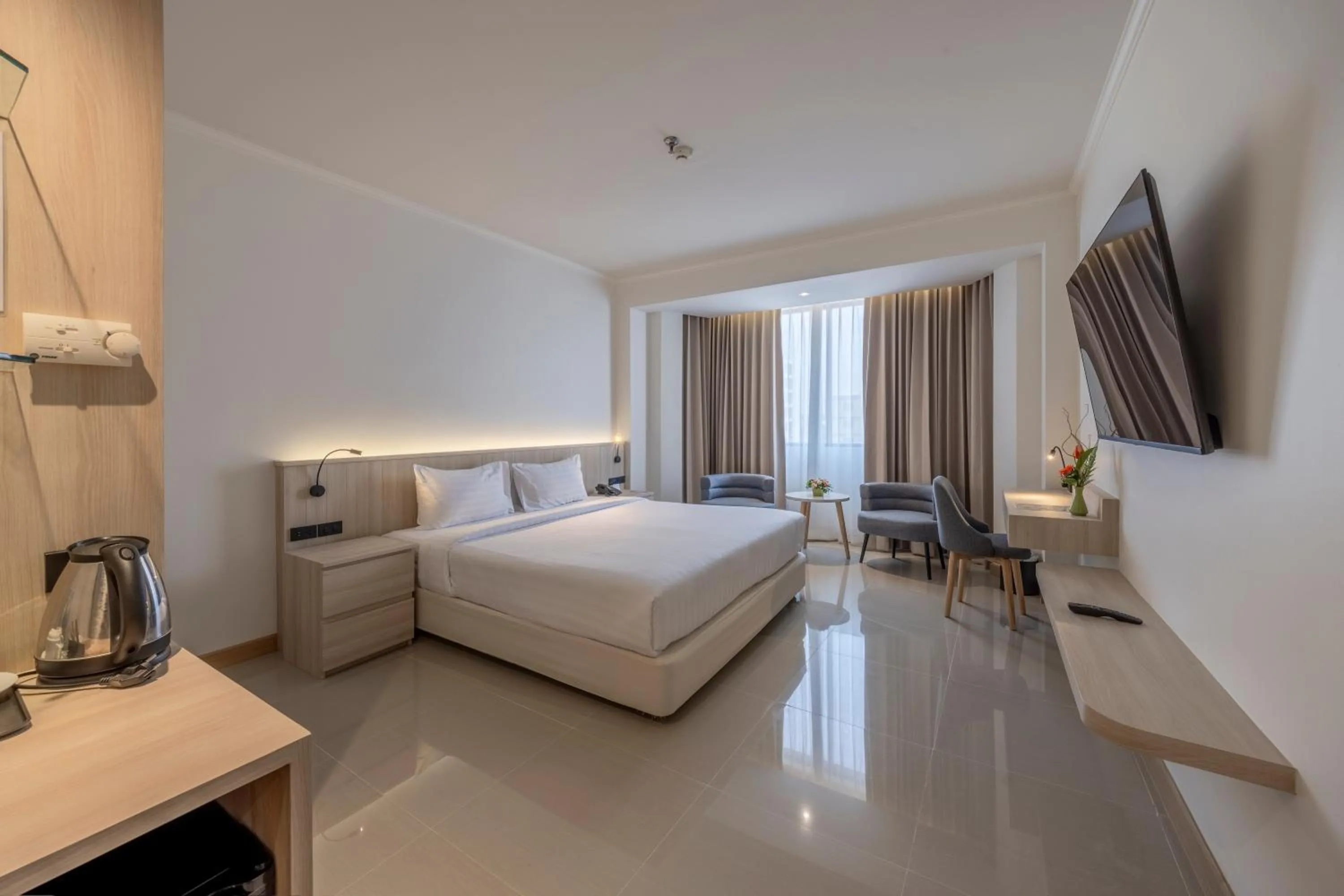 Photo of the whole room, Bed in The Maruay Garden Hotel