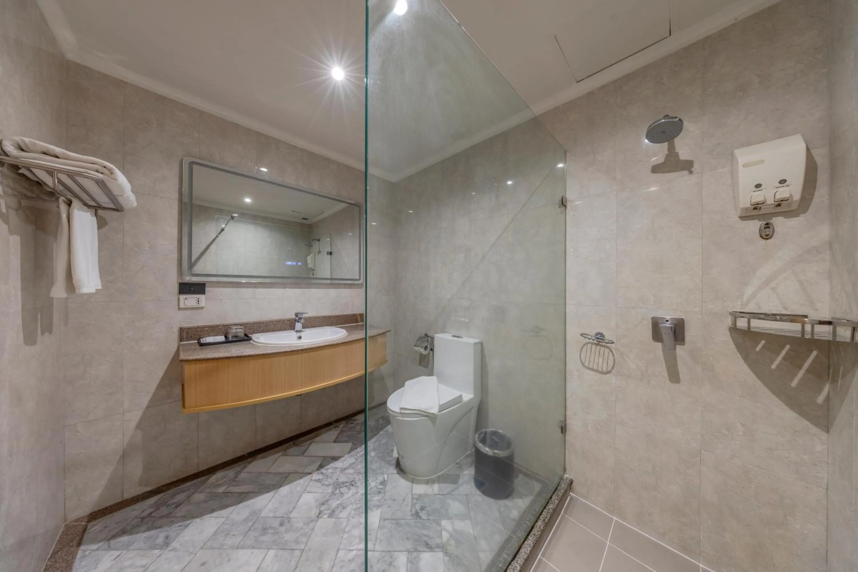 Toilet in The Maruay Garden Hotel