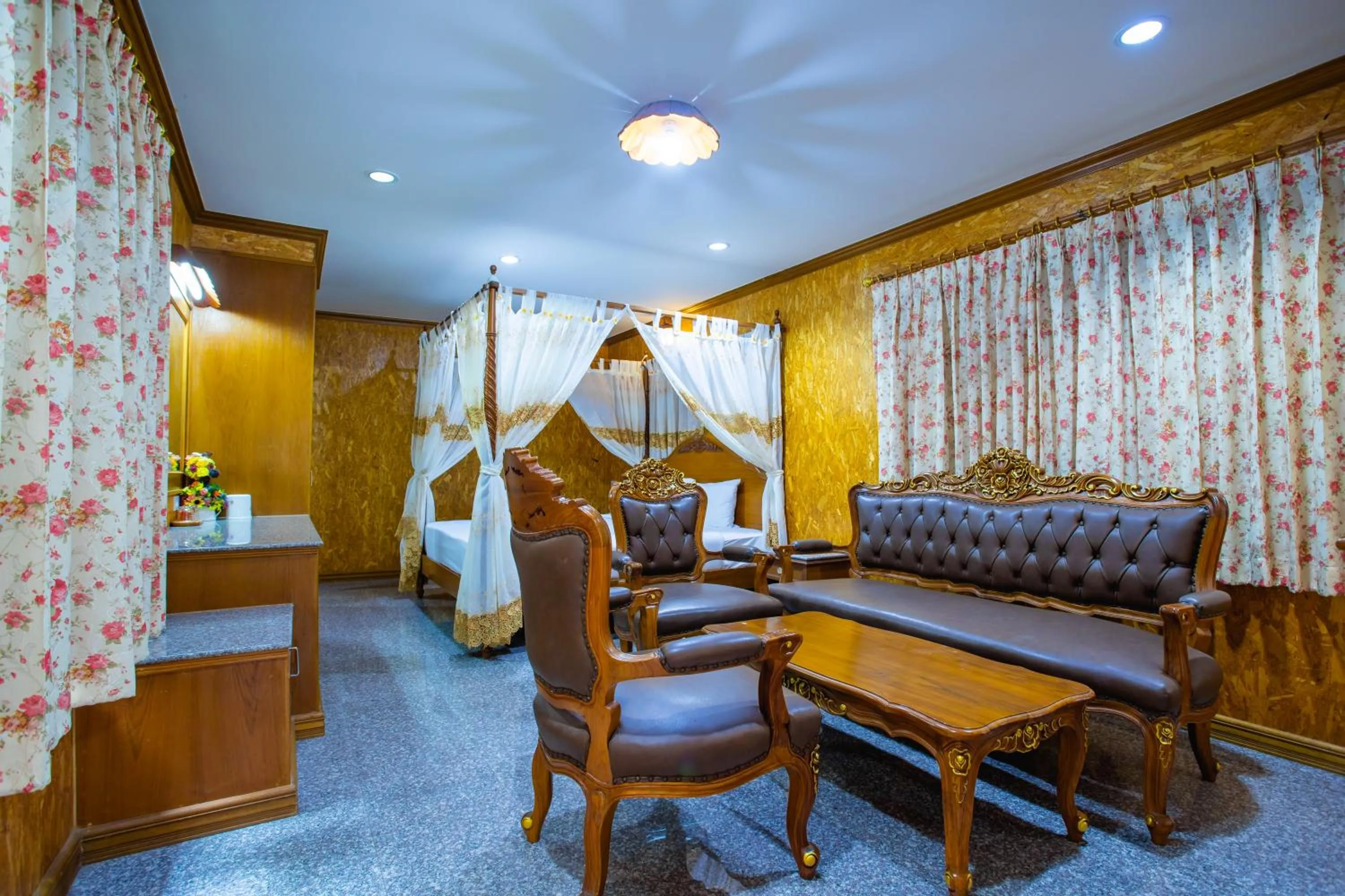 Bed in Chatsuree Boutique Resort