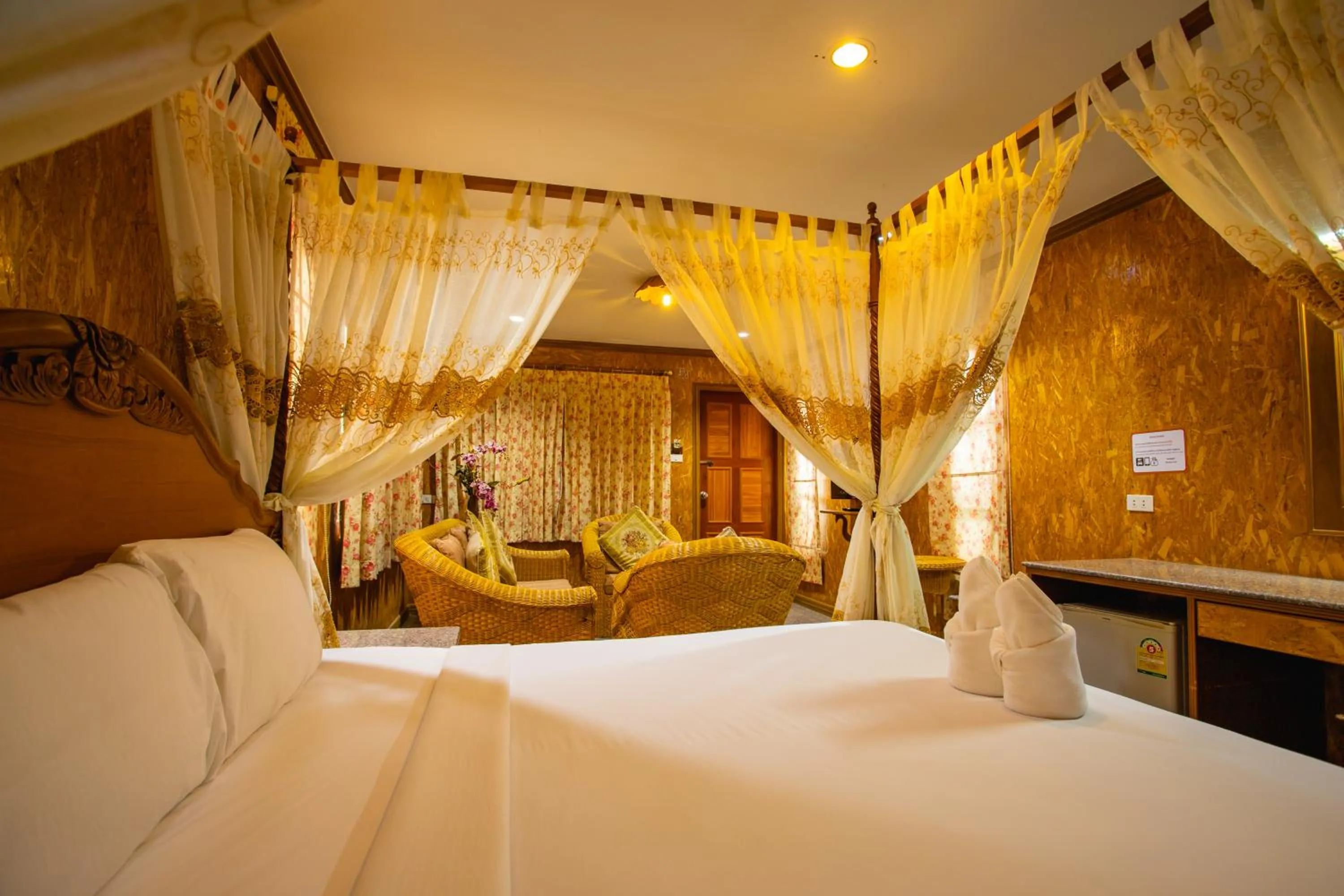 Bed in Chatsuree Boutique Resort