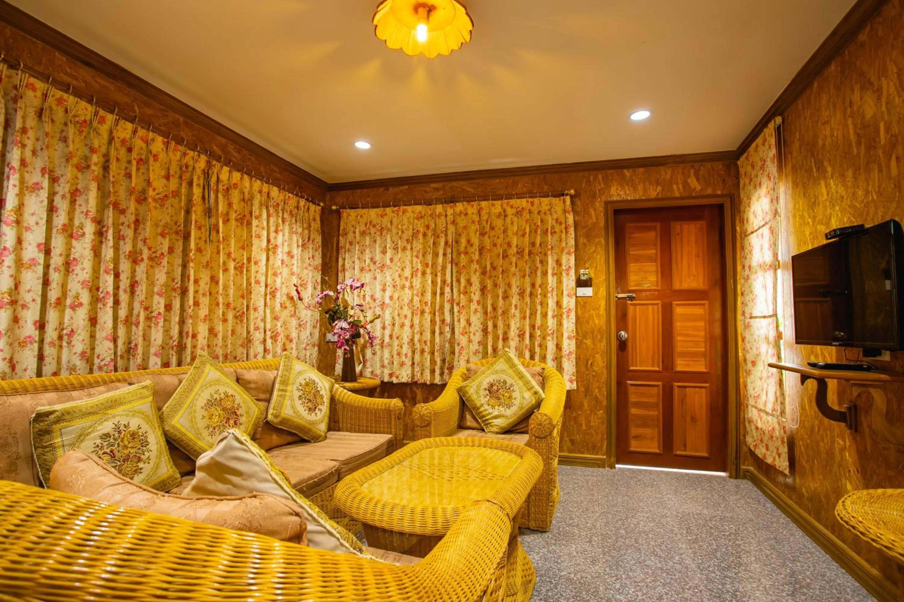 TV and multimedia in Chatsuree Boutique Resort