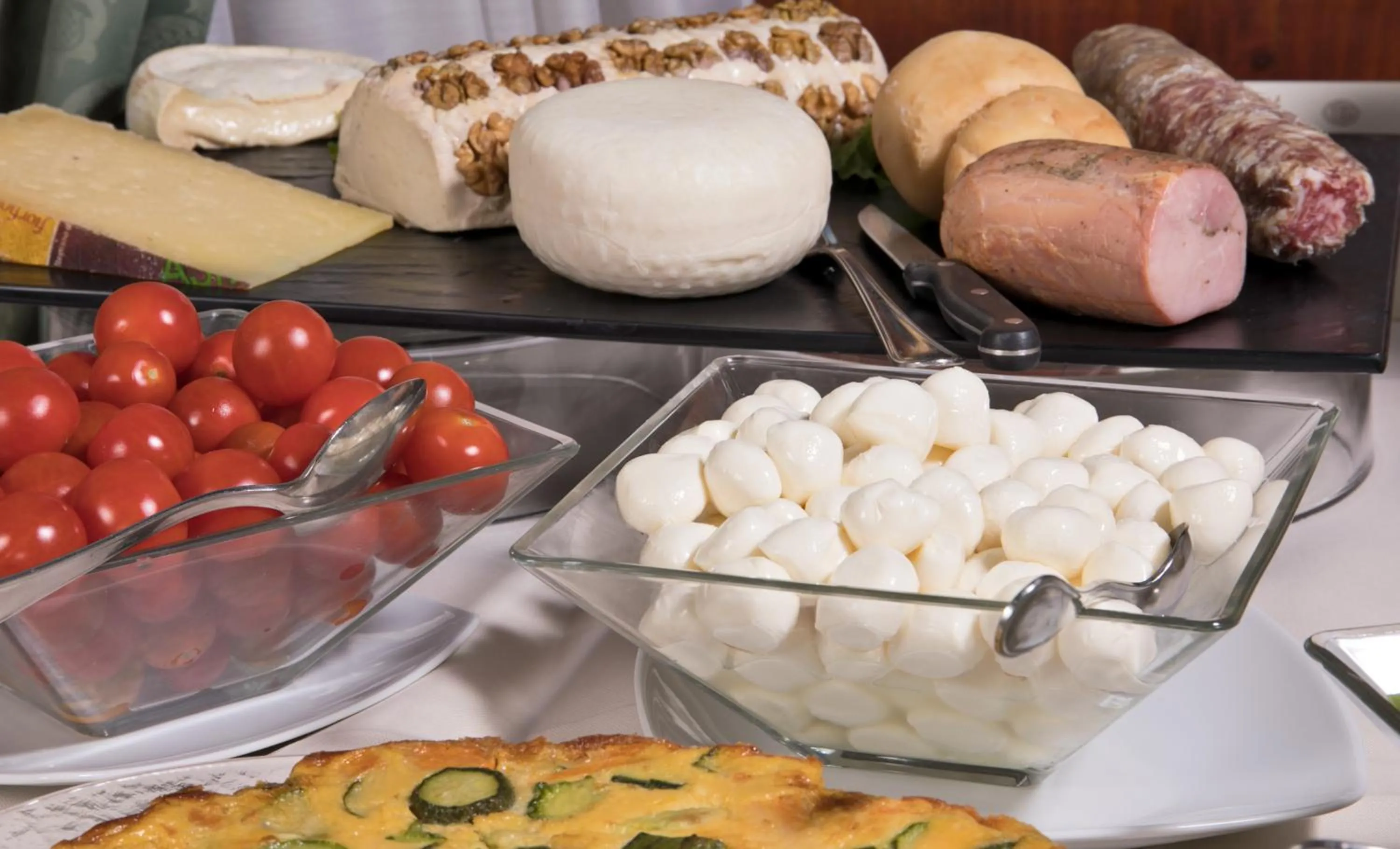 Food and drinks in Hotel Ercolini & Savi