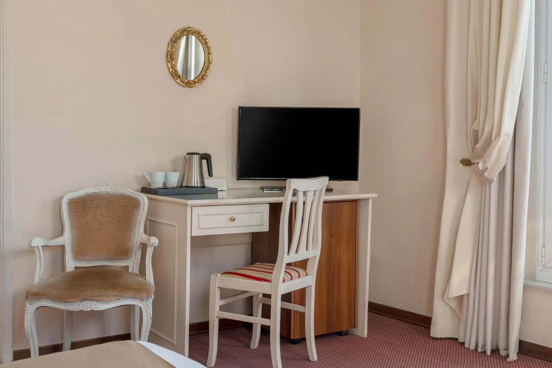 Bedroom in Hotel Ercolini & Savi