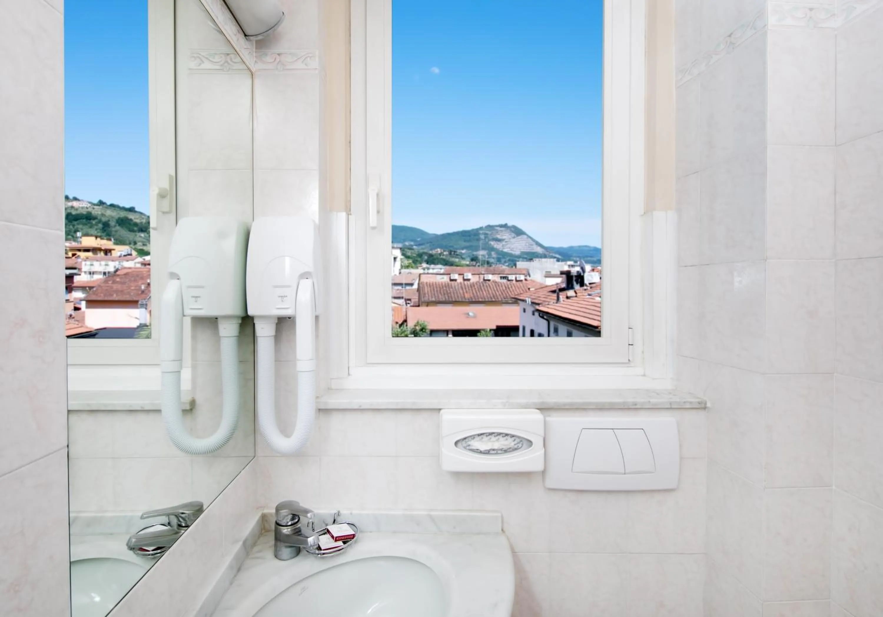 Bathroom in Hotel Ercolini & Savi