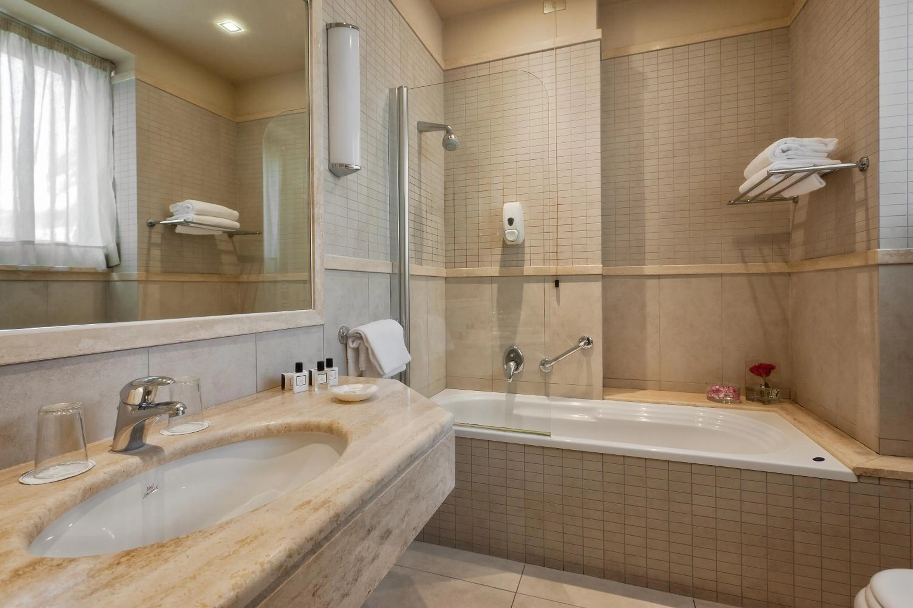 Bathroom in Hotel Ercolini & Savi