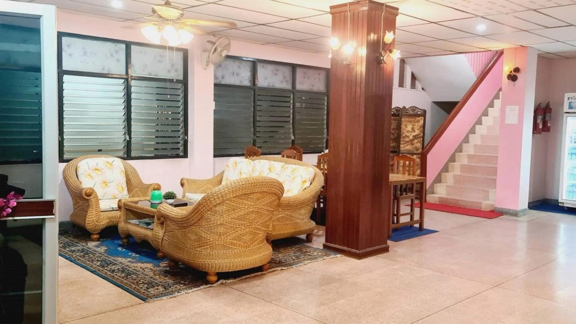 Seating area in Royal Land Mae Klong Hotel