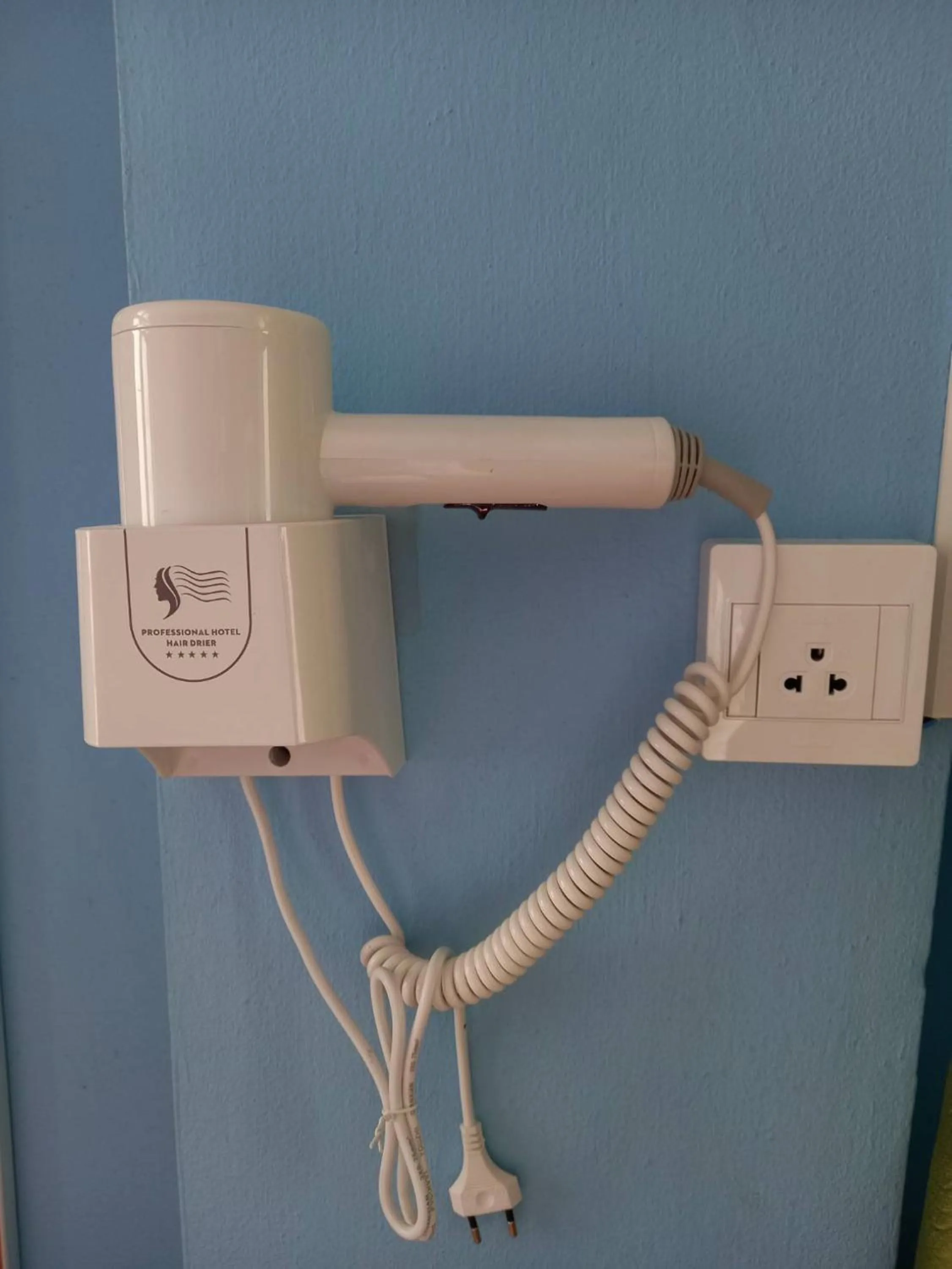 dryer in Royal Land Mae Klong Hotel