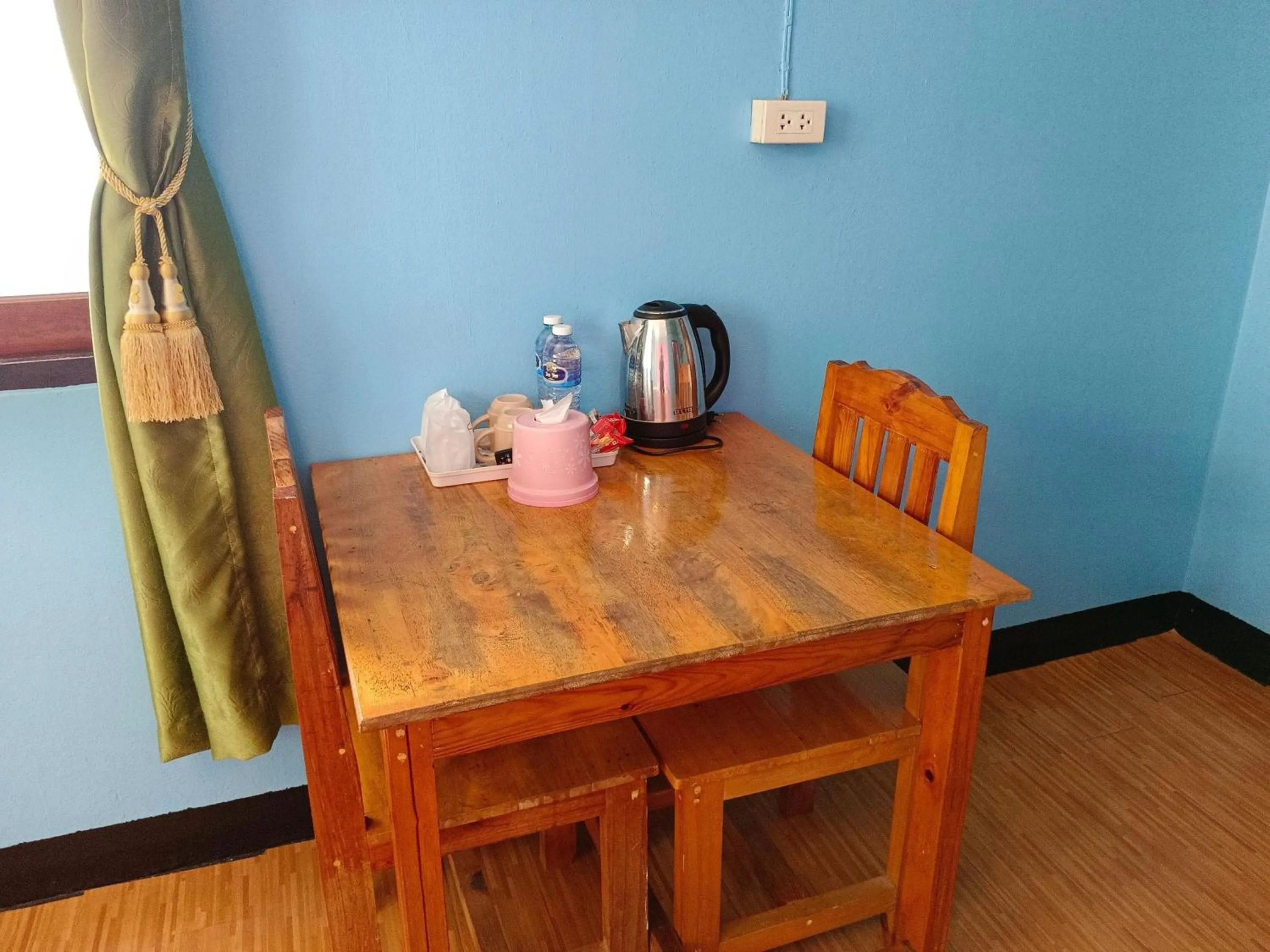 Coffee/tea facilities in Royal Land Mae Klong Hotel