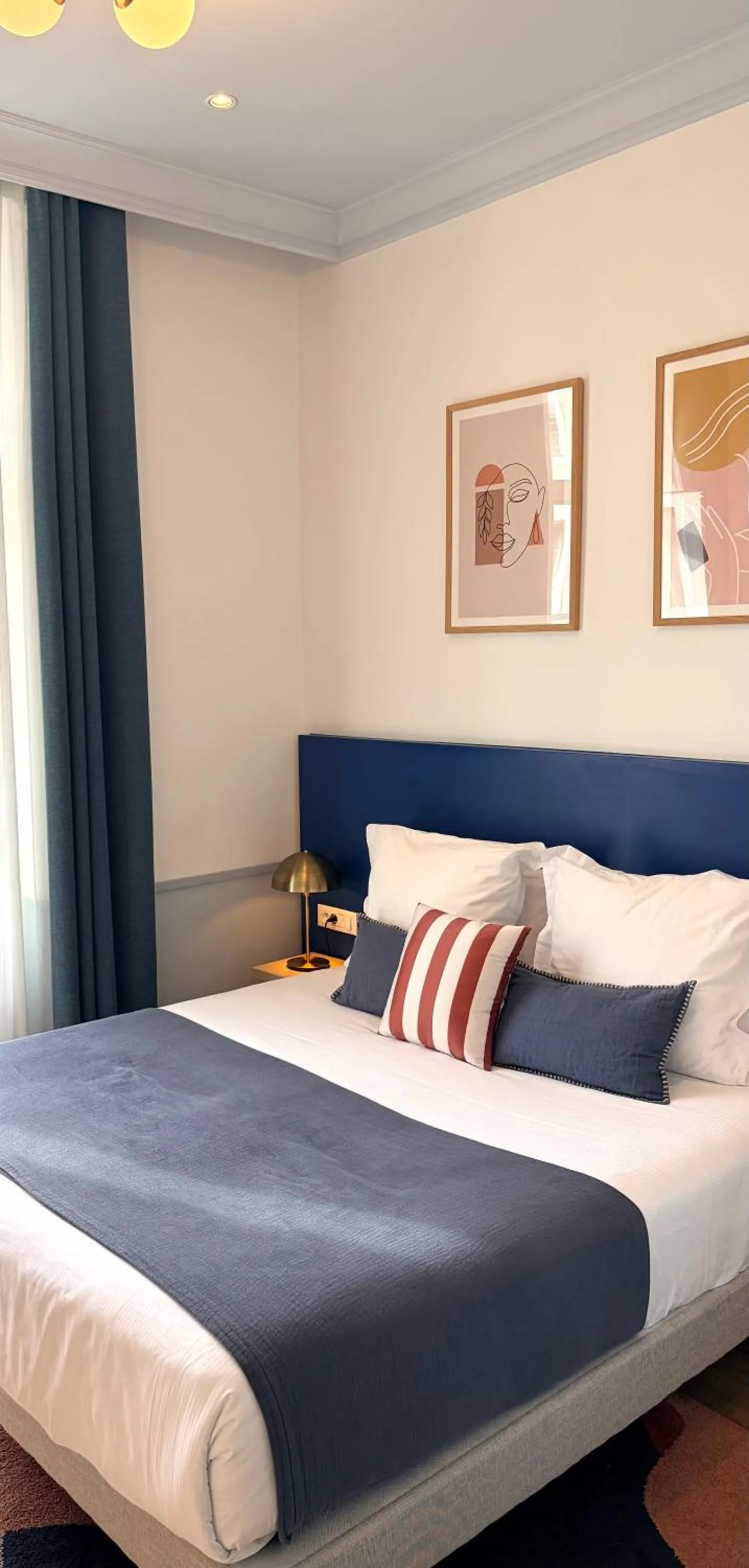 Bedroom, Bed in Hôtel De Londres