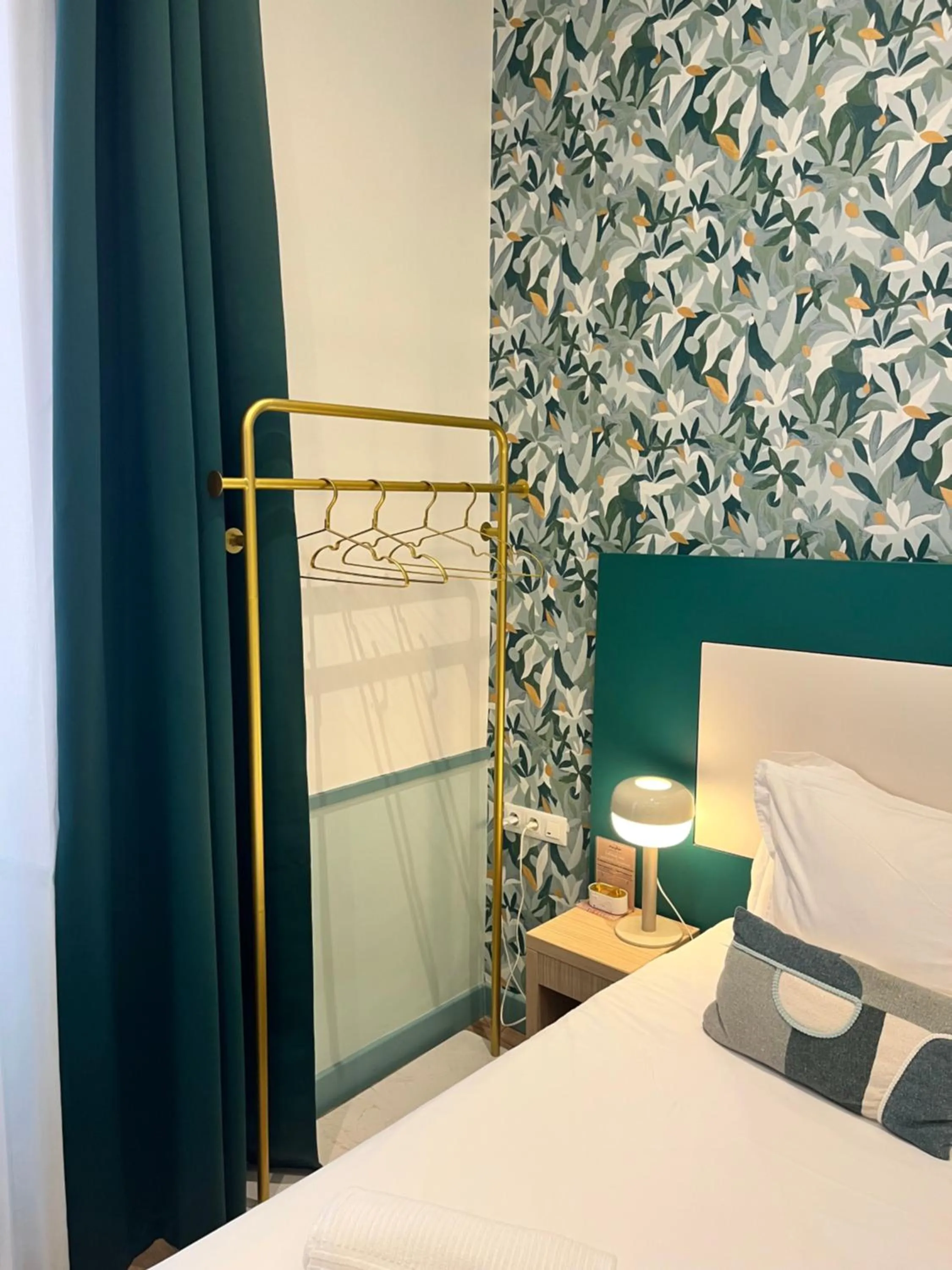 Bedroom, Bed in Hôtel De Londres