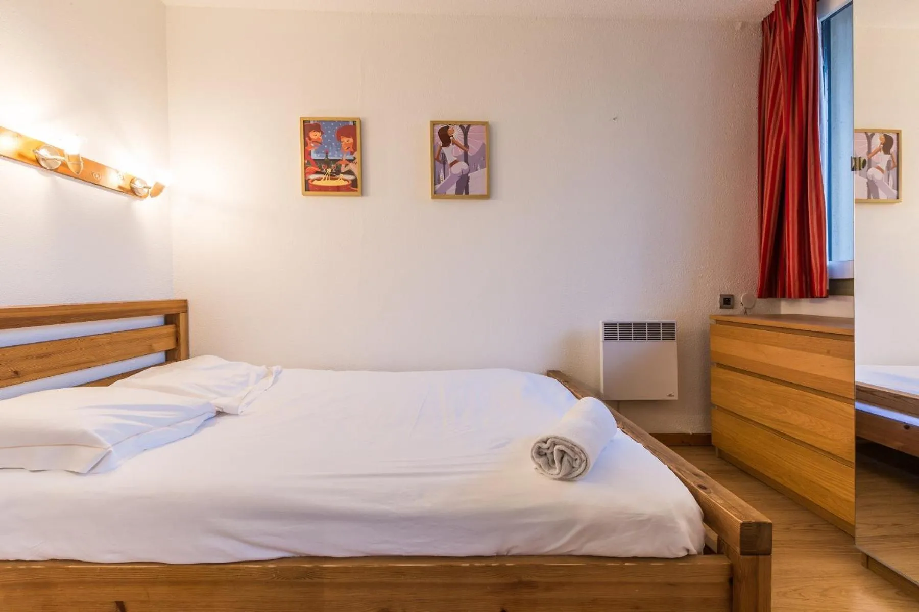 Bedroom, Bed in Apartment Chamois Blanc 6 - Chamonix Haven with great views