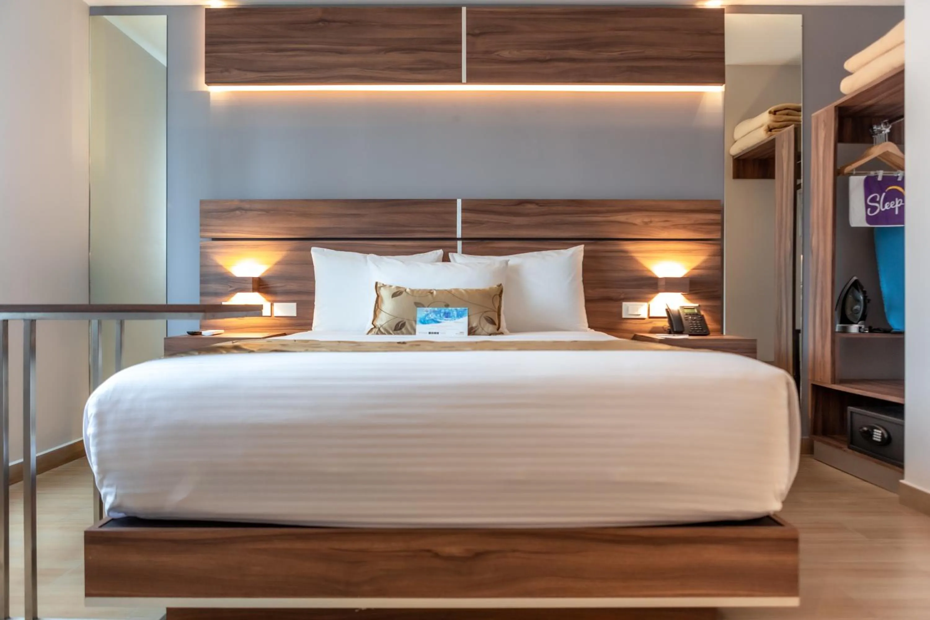 Bed in Sleep Inn Tijuana