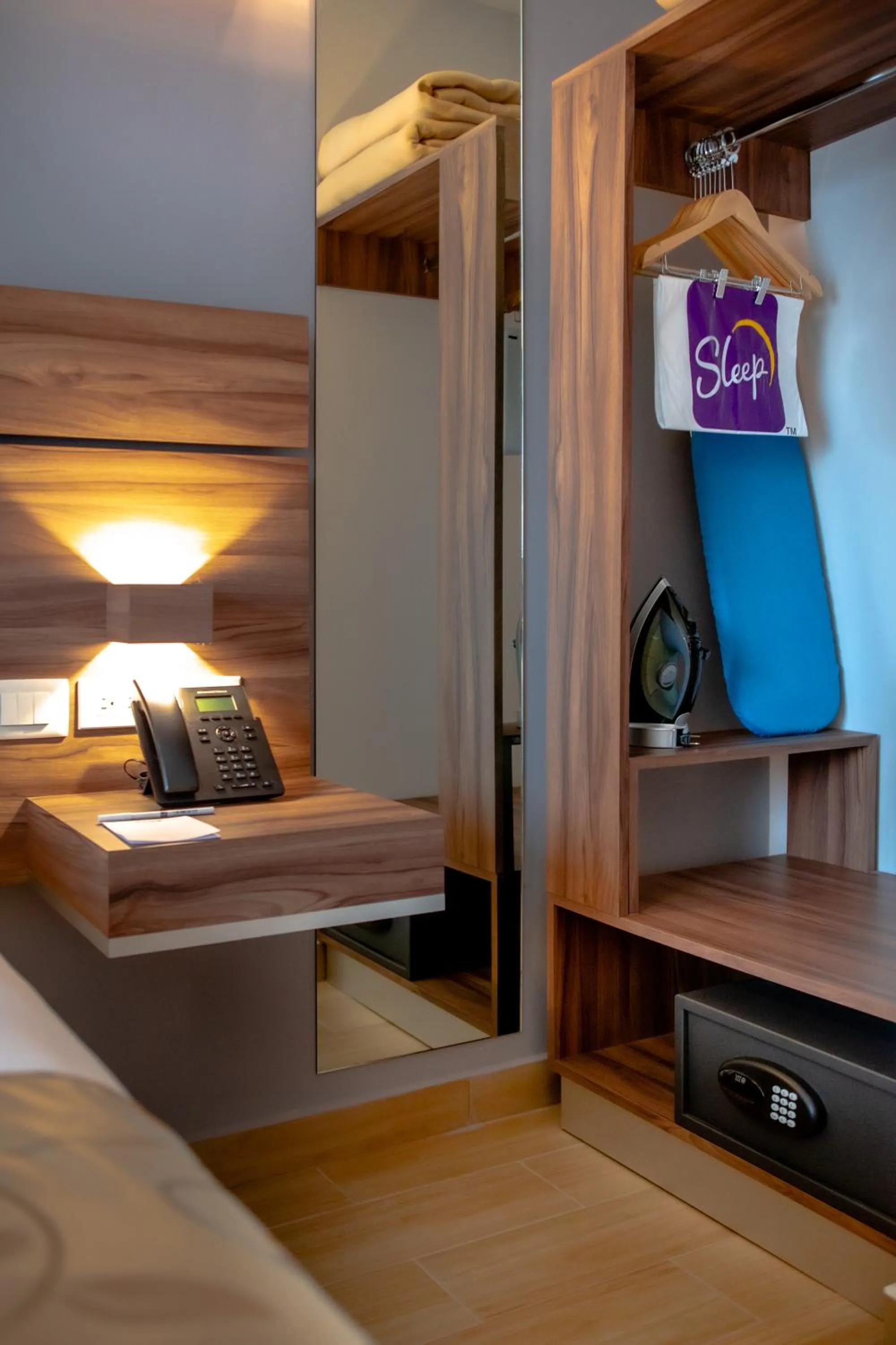 wardrobe, Bed in Sleep Inn Tijuana