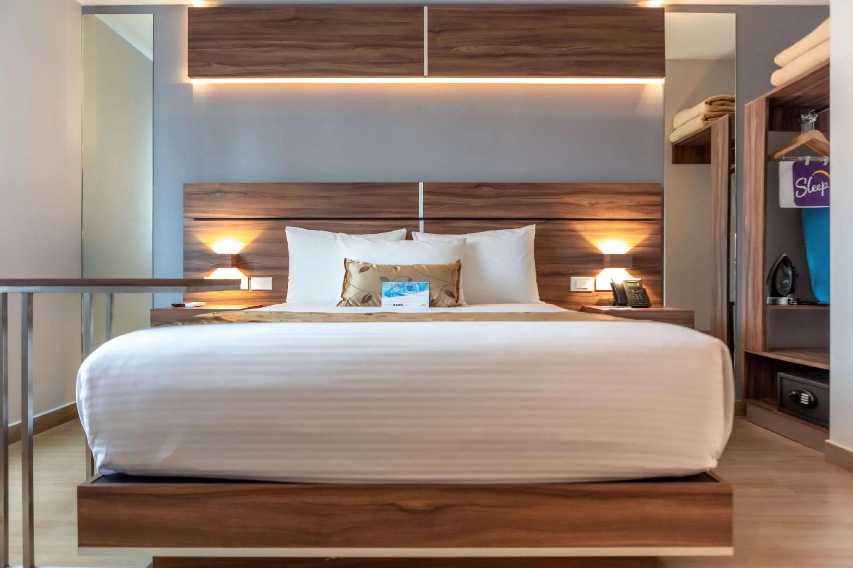 Bedroom, Bed in Sleep Inn Tijuana