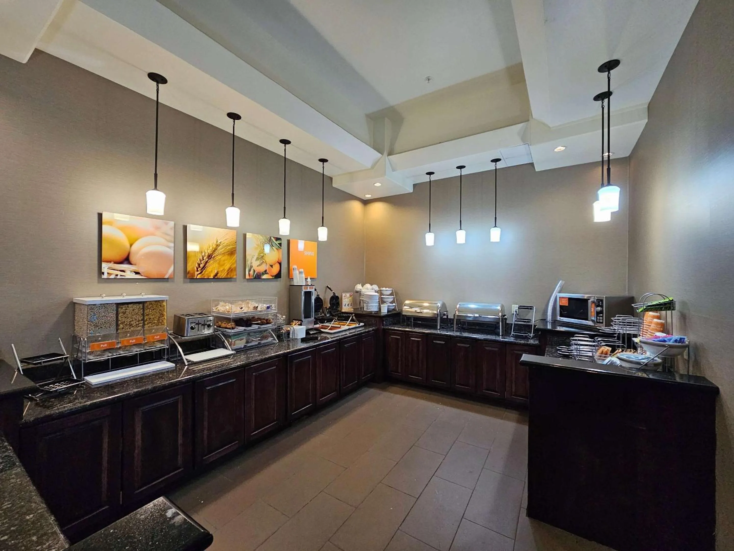 Breakfast in Comfort Inn & Suites - Independence