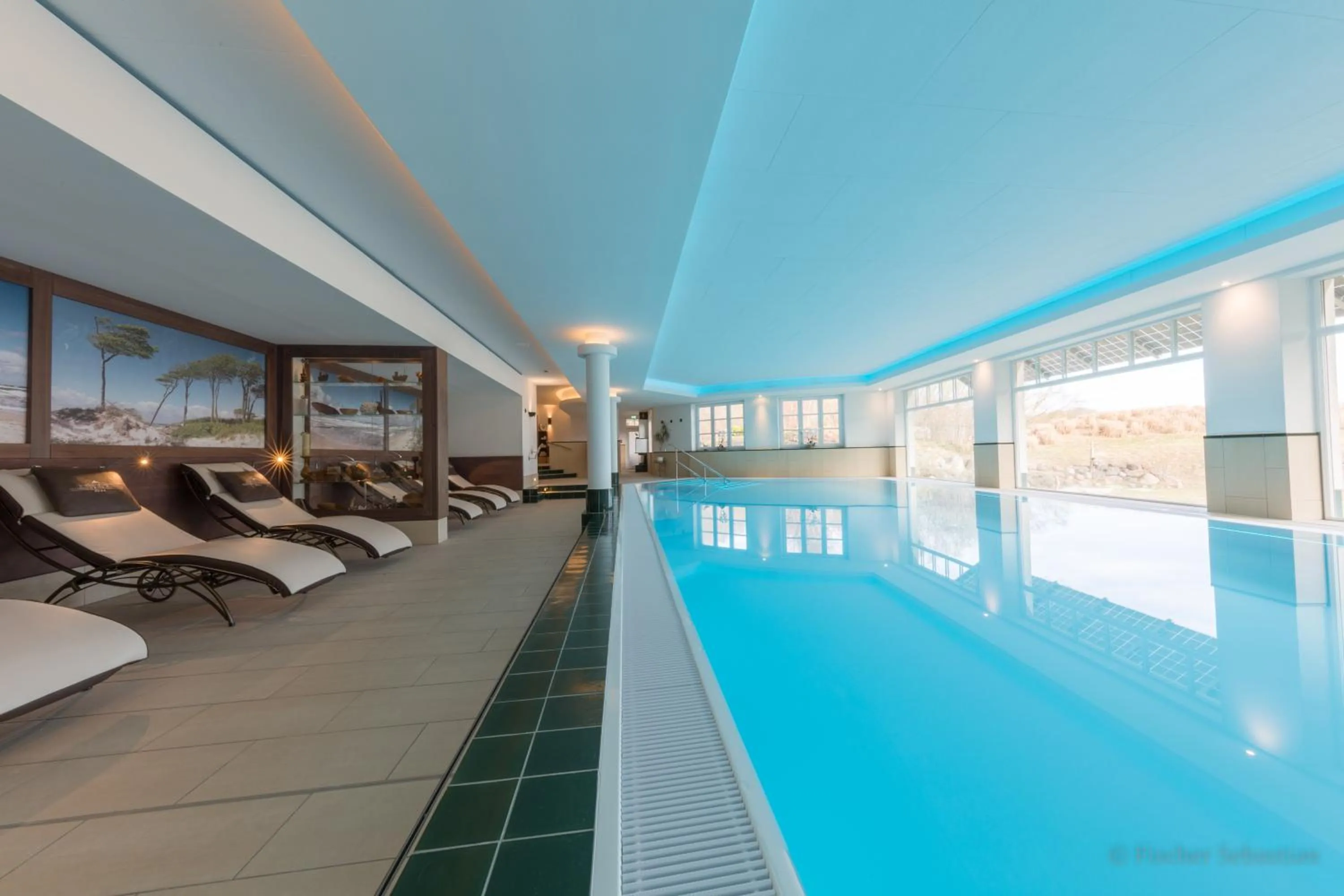 Swimming pool in Romantik Hotel Fischerwiege