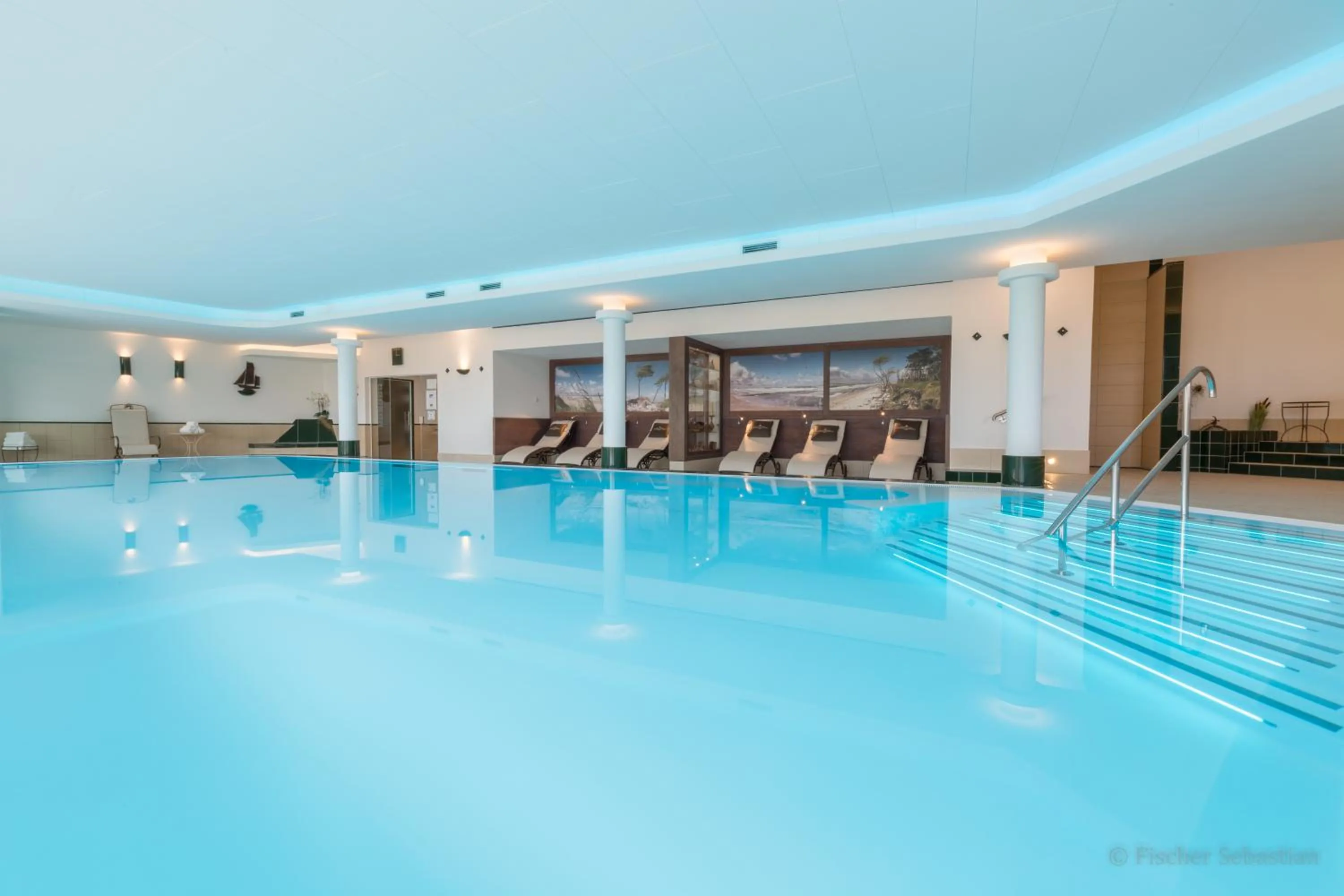 Swimming pool in Romantik Hotel Fischerwiege