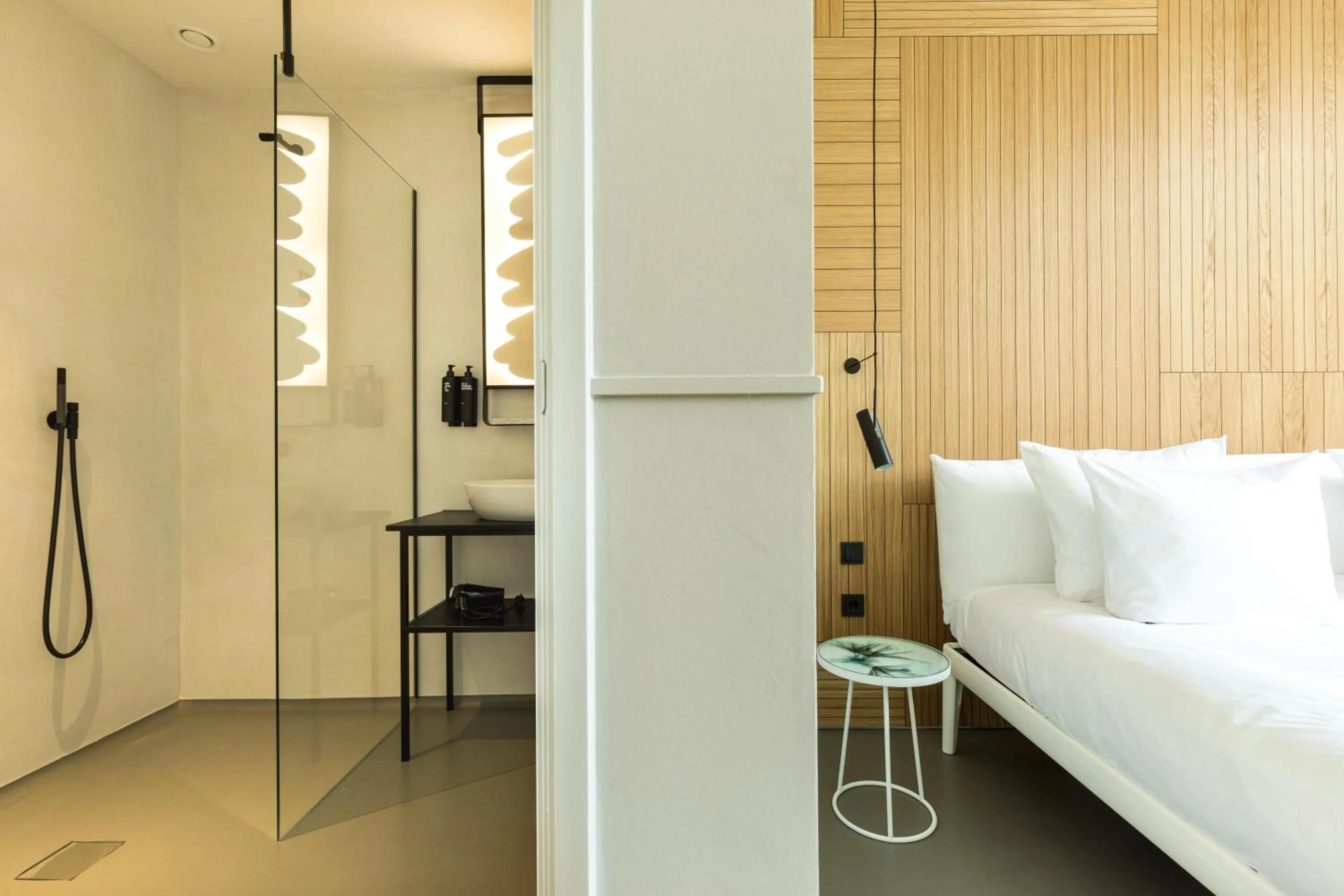 Bed in Conscious Hotel Westerpark