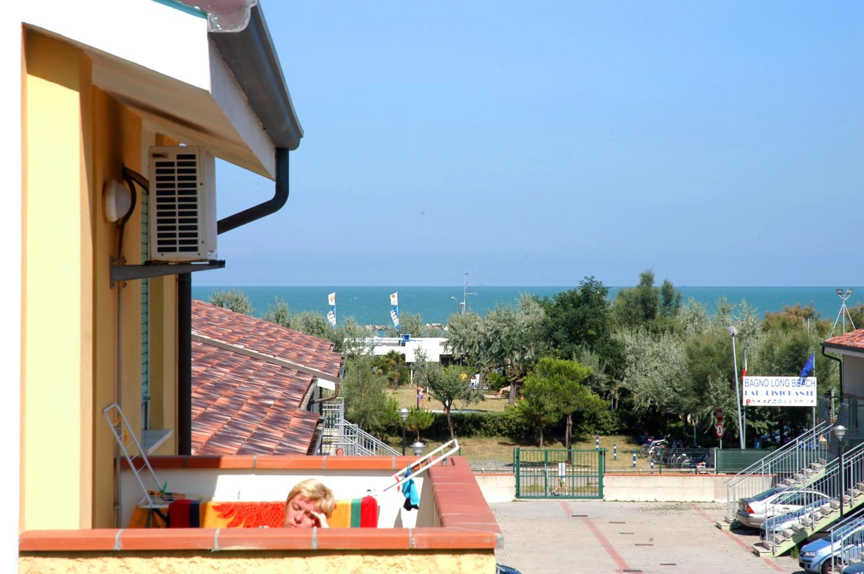 Day in Long Beach Village Residence on the sea with private beach included