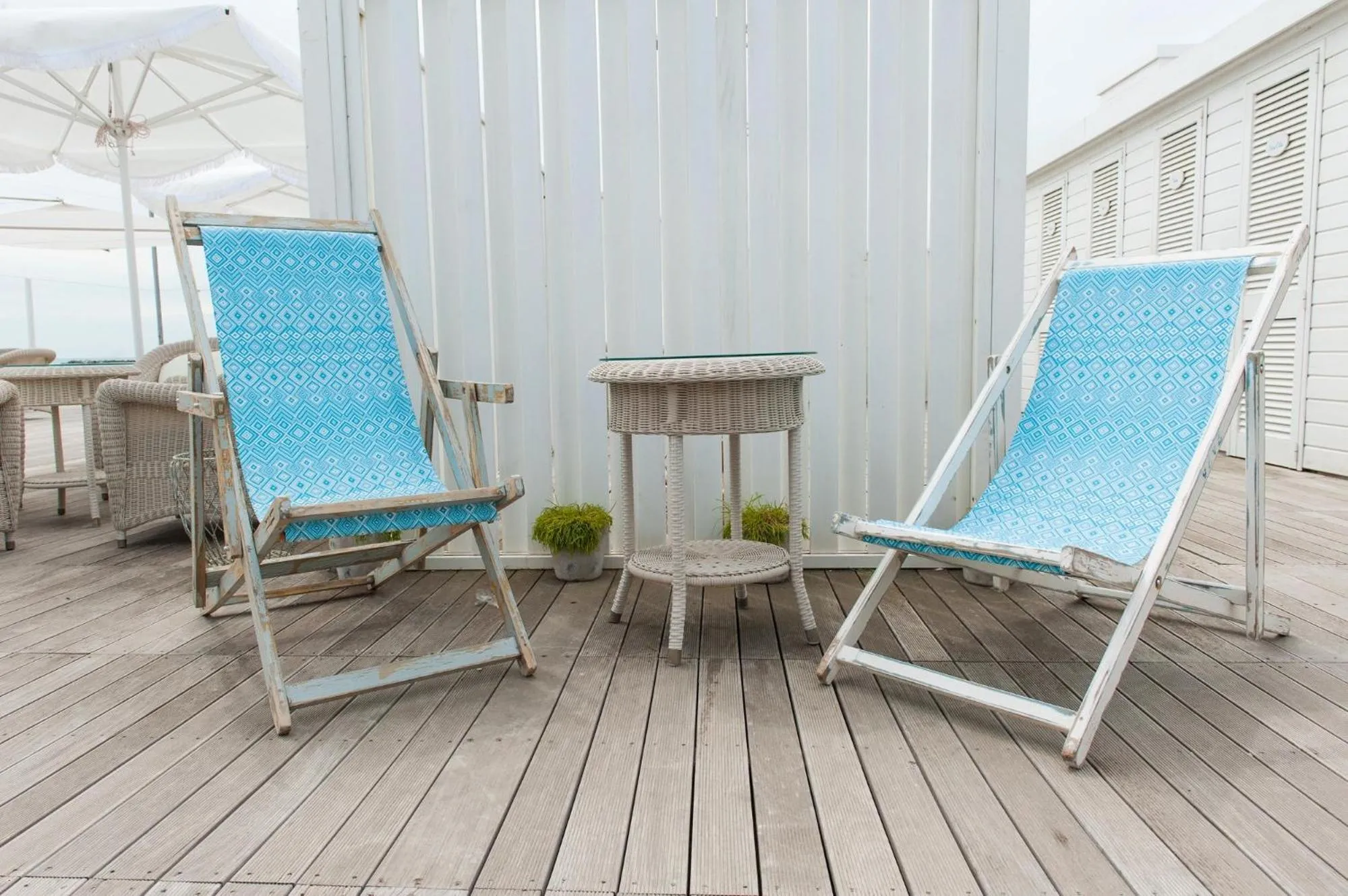 Entertainment in Long Beach Village Residence on the sea with private beach included