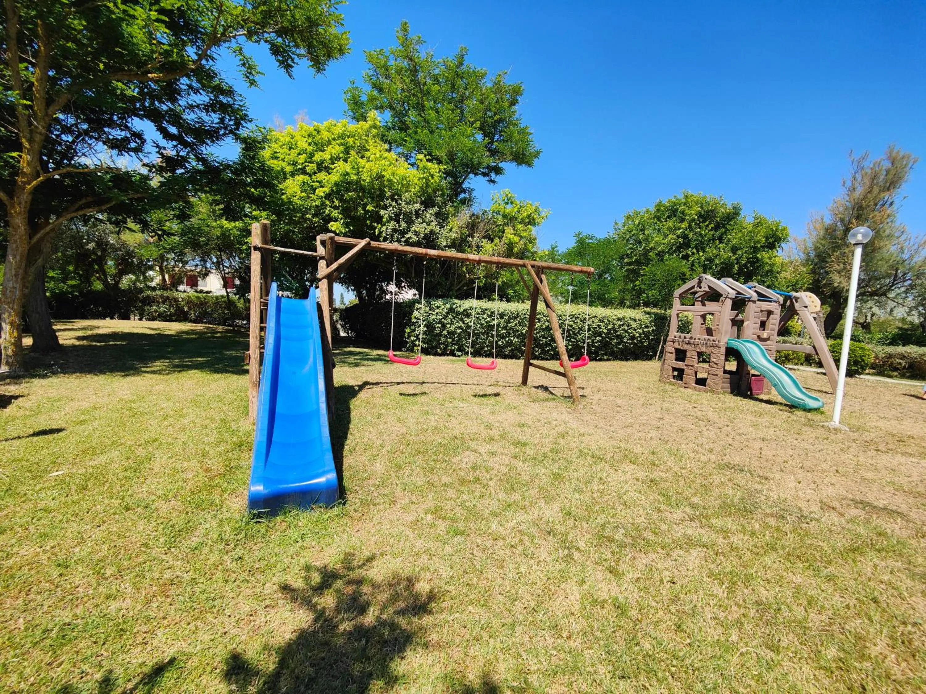 Spring in Long Beach Village Residence on the sea with private beach included