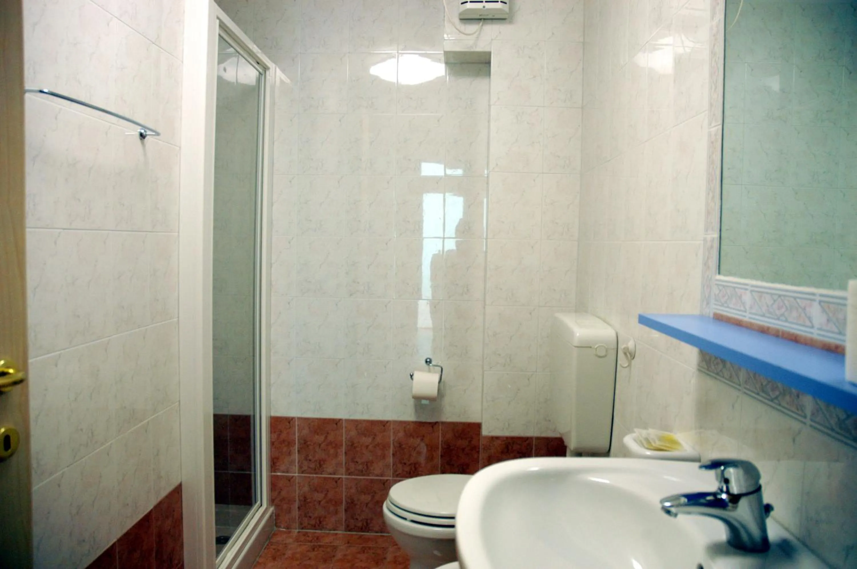 Bathroom in Long Beach Village Residence on the sea with private beach included