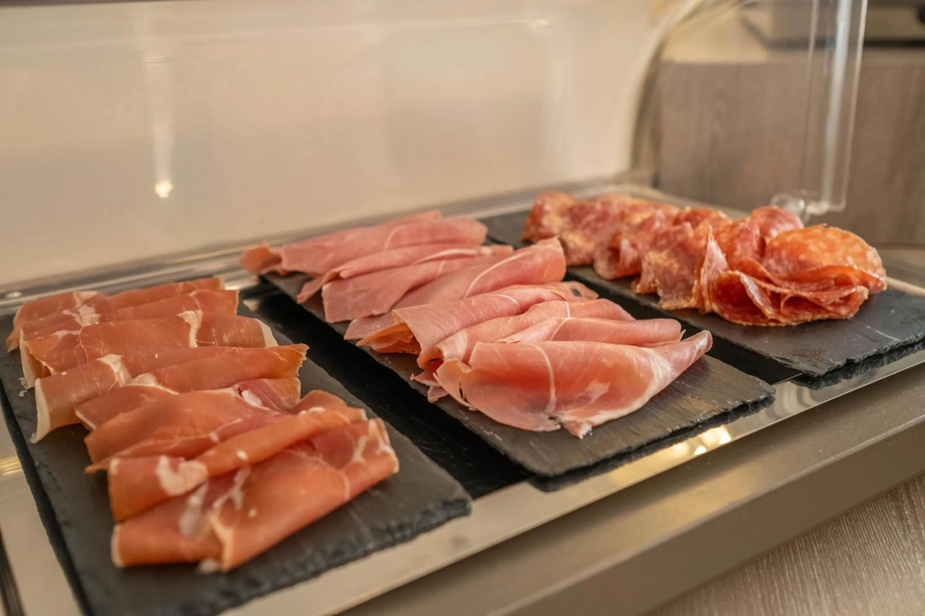 Restaurant/places to eat in Hotel Guerro