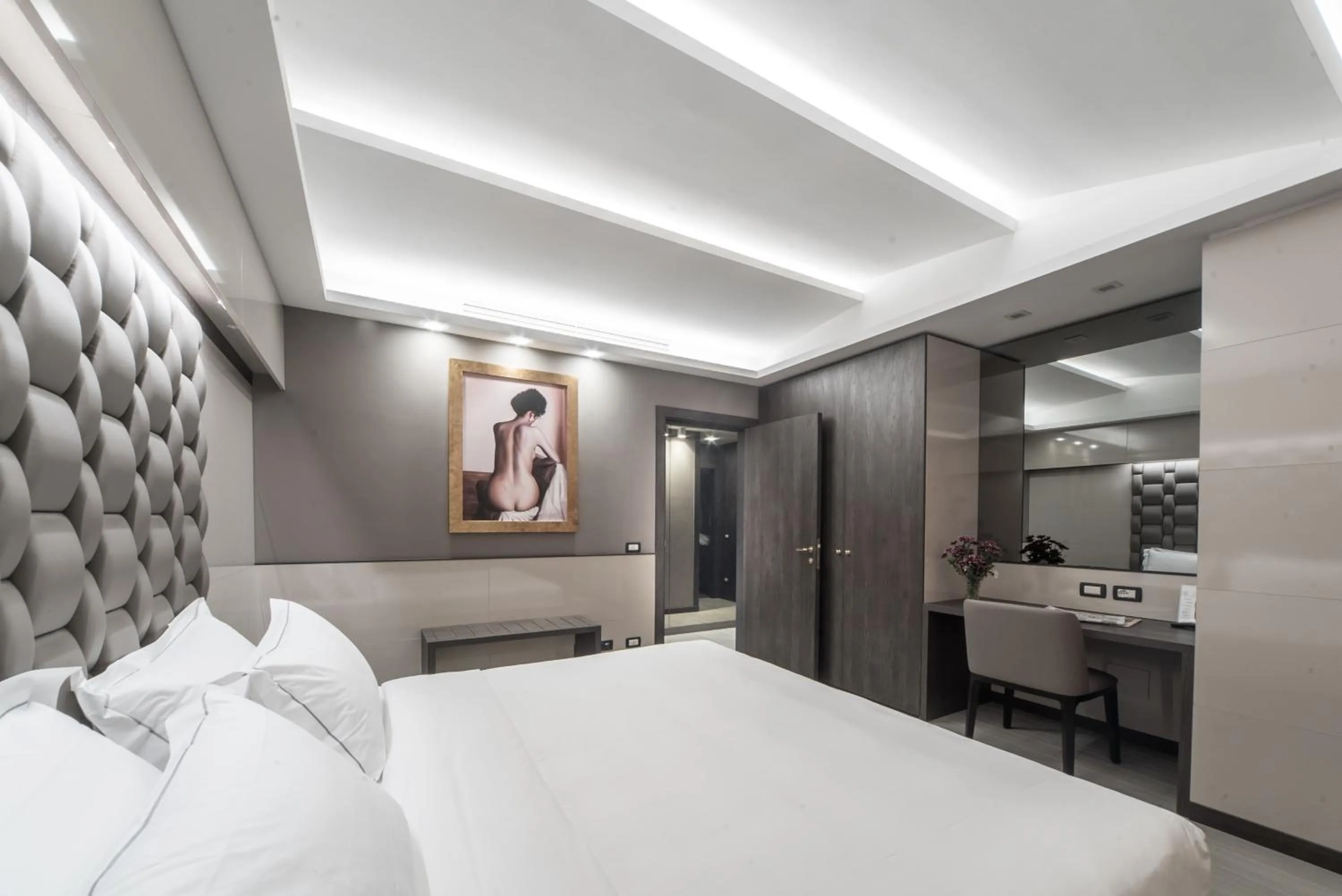 Photo of the whole room, Bed in Hotel Guerro