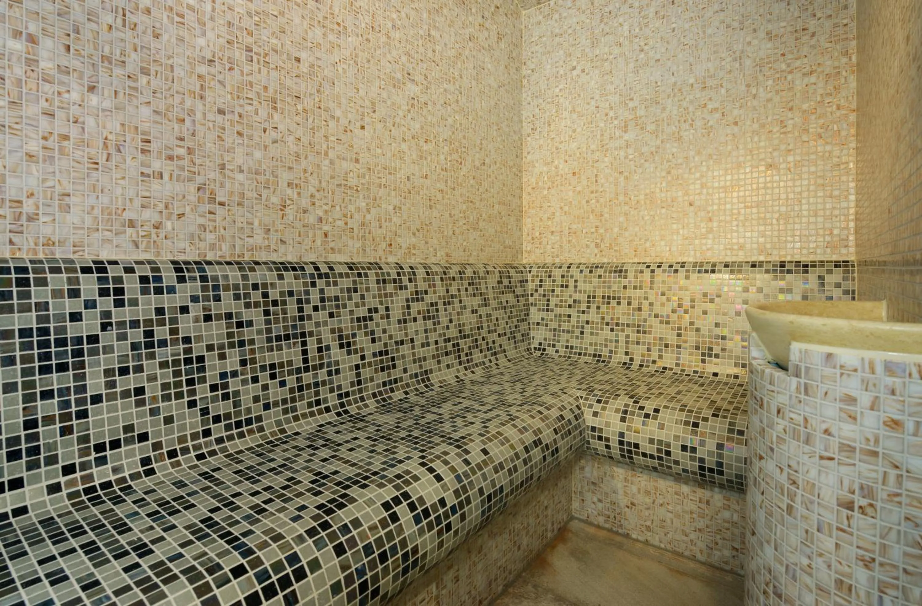 Steam room in Hotel Duene