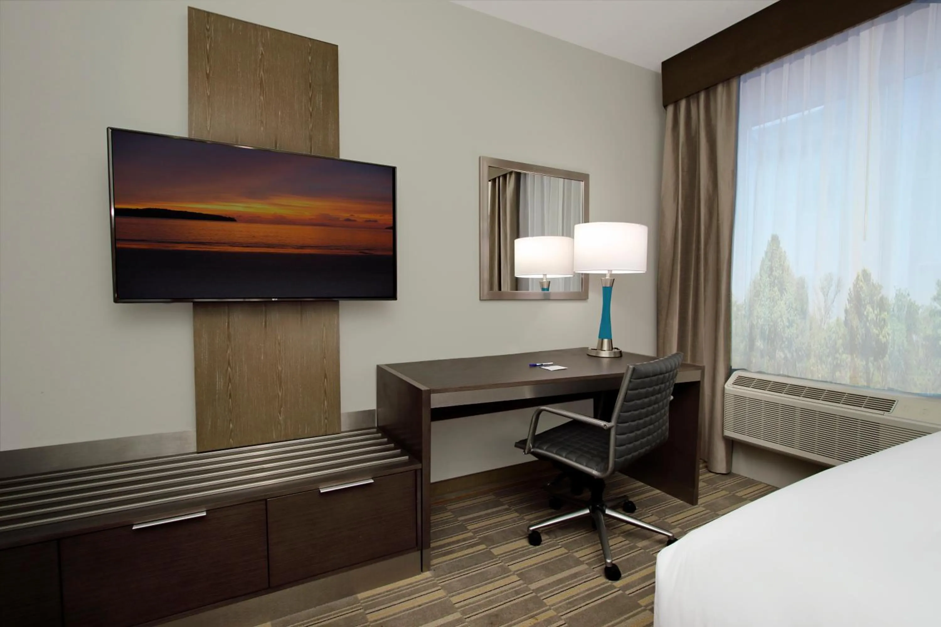 Photo of the whole room, Bed in Holiday Inn Express & Suites - Lake Charles South Casino Area by IHG