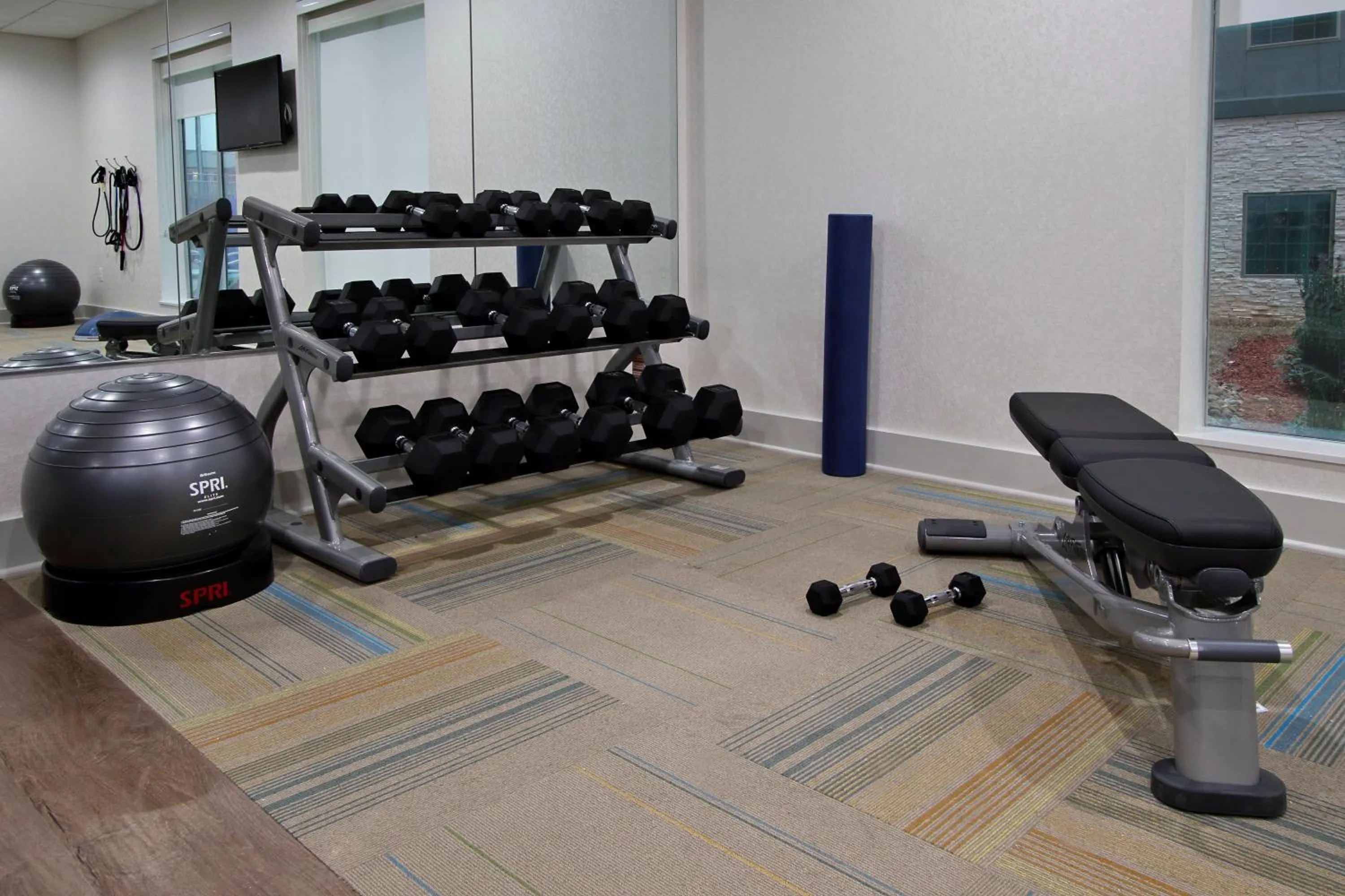 Fitness centre/facilities in Holiday Inn Express & Suites - Lake Charles South Casino Area by IHG
