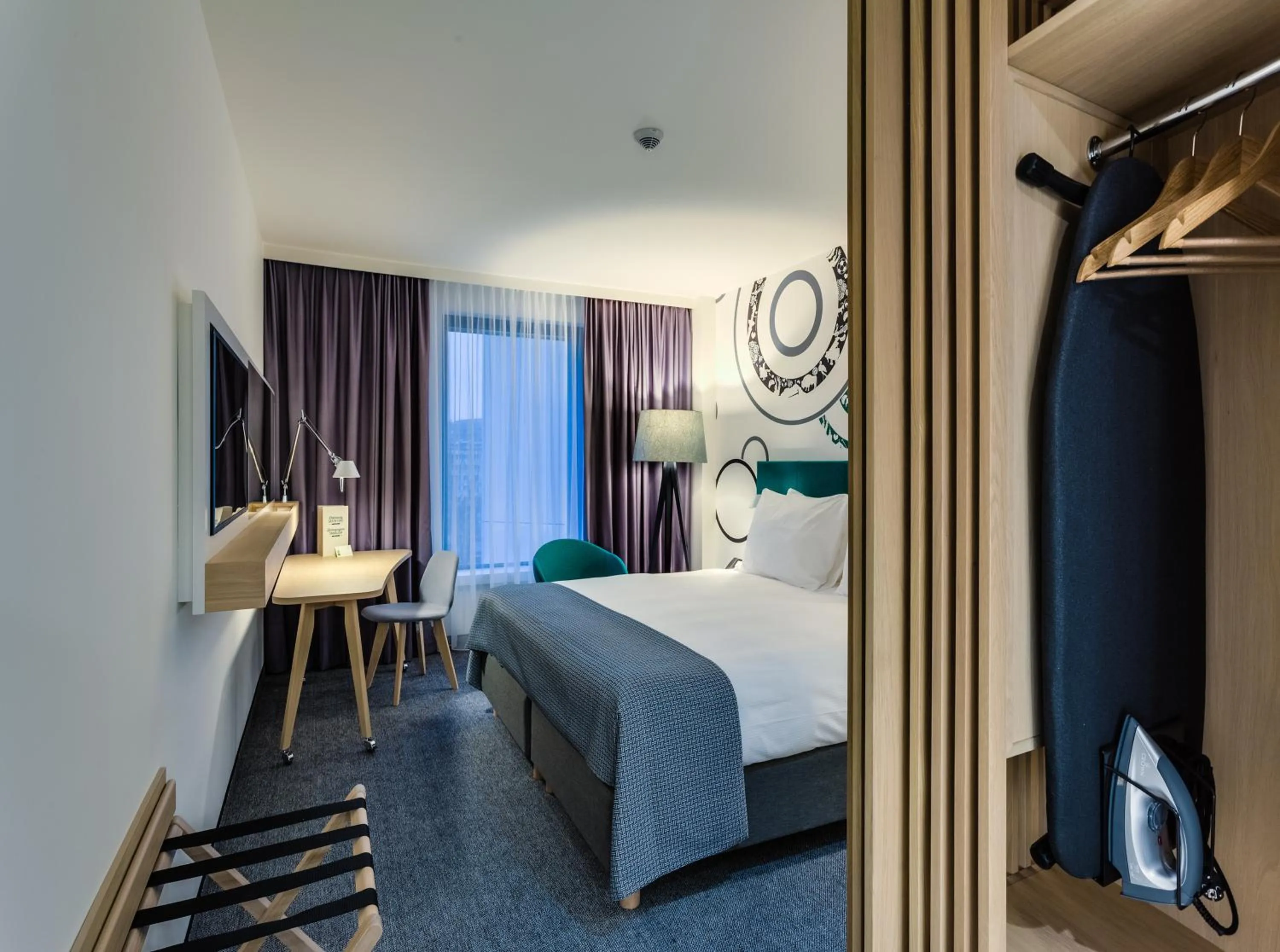 Photo of the whole room, Bed in Holiday Inn - Warsaw City Centre by IHG