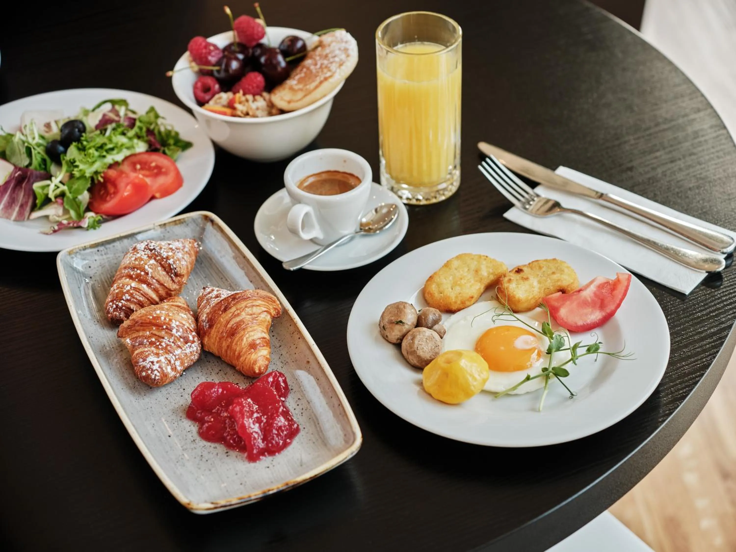 Restaurant/places to eat in Holiday Inn - Warsaw City Centre by IHG