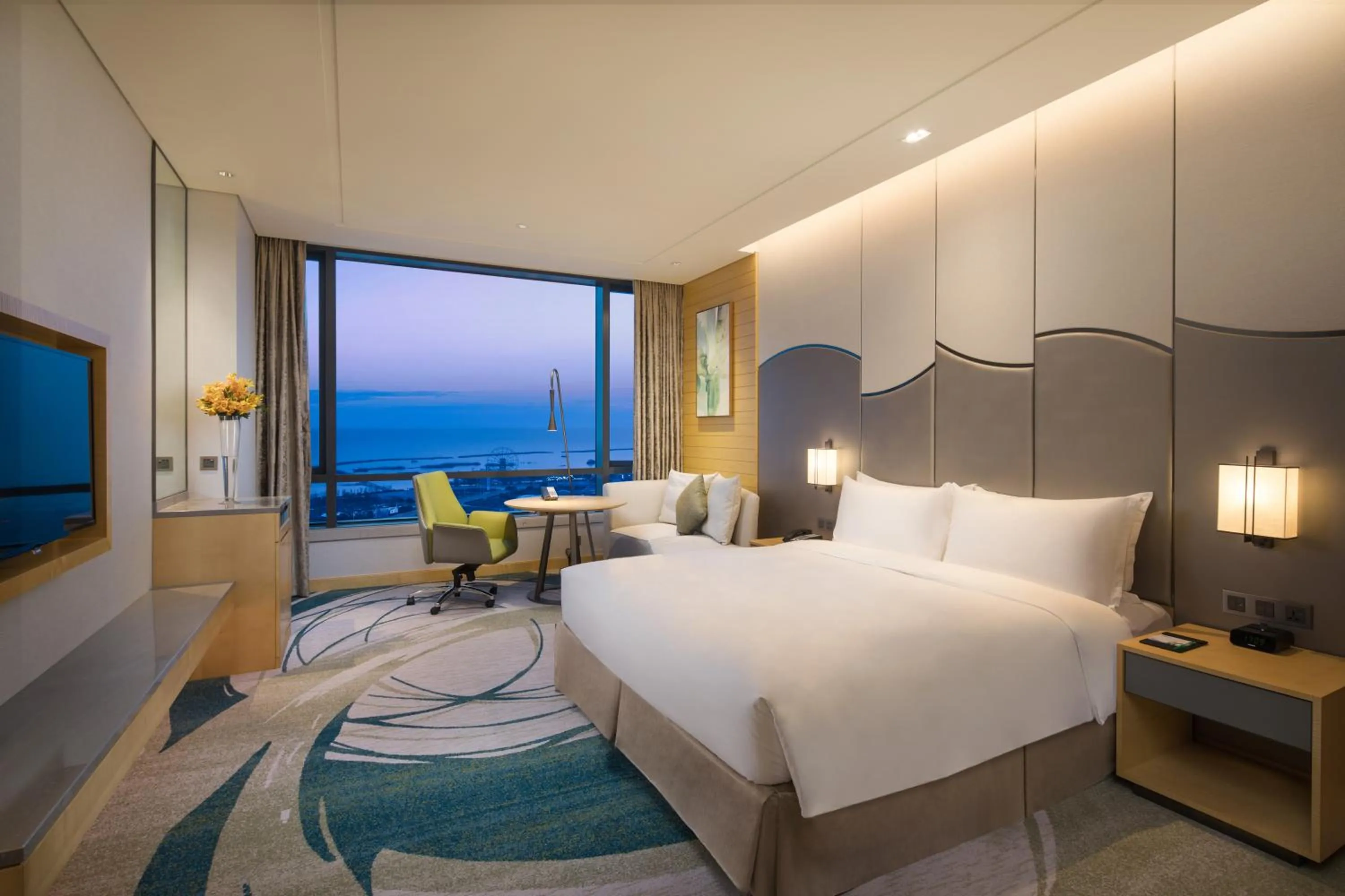 Bed in Holiday Inn Suzhou Taihu Lake by IHG