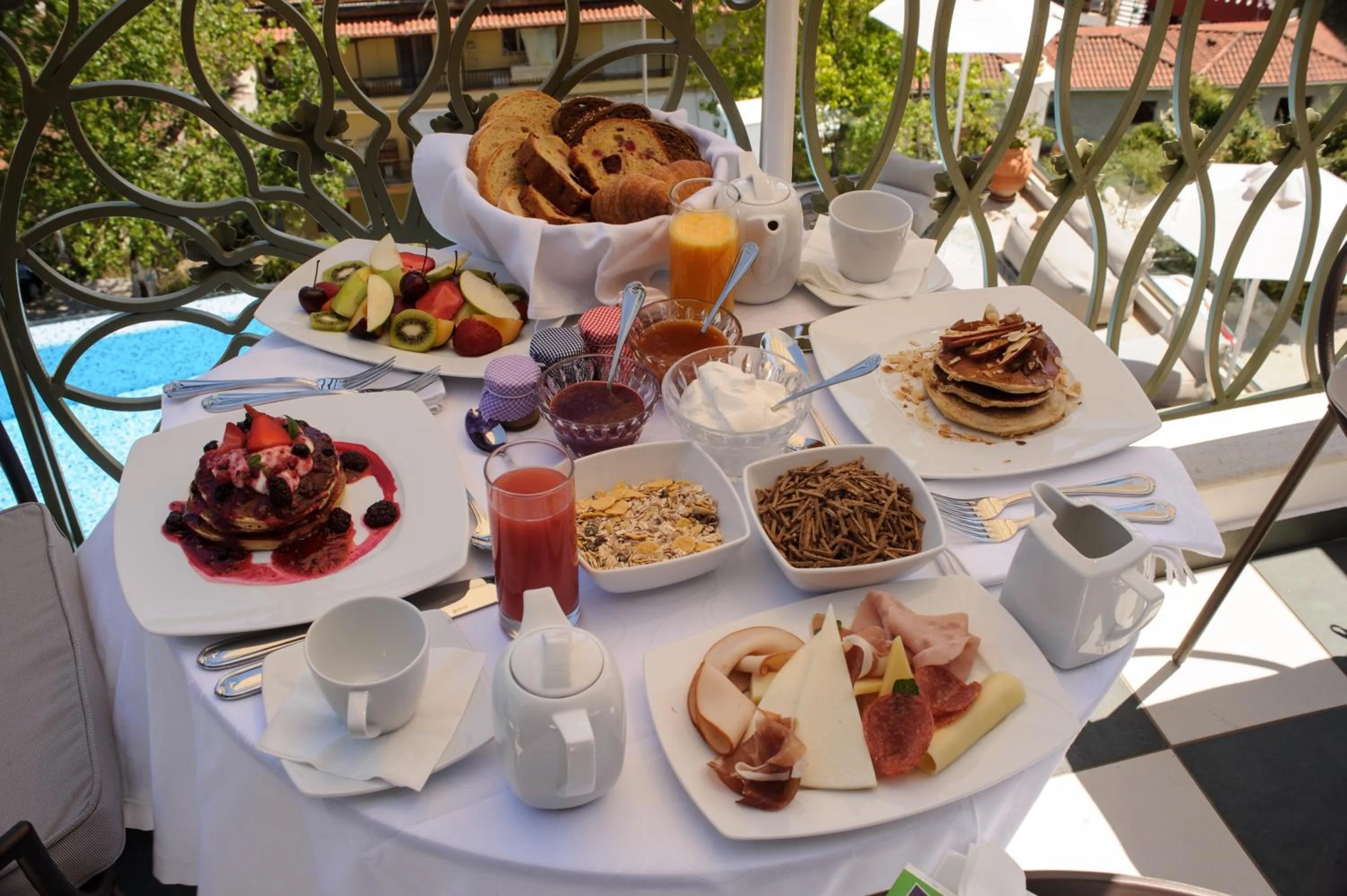 Food and drinks in Irida Parga