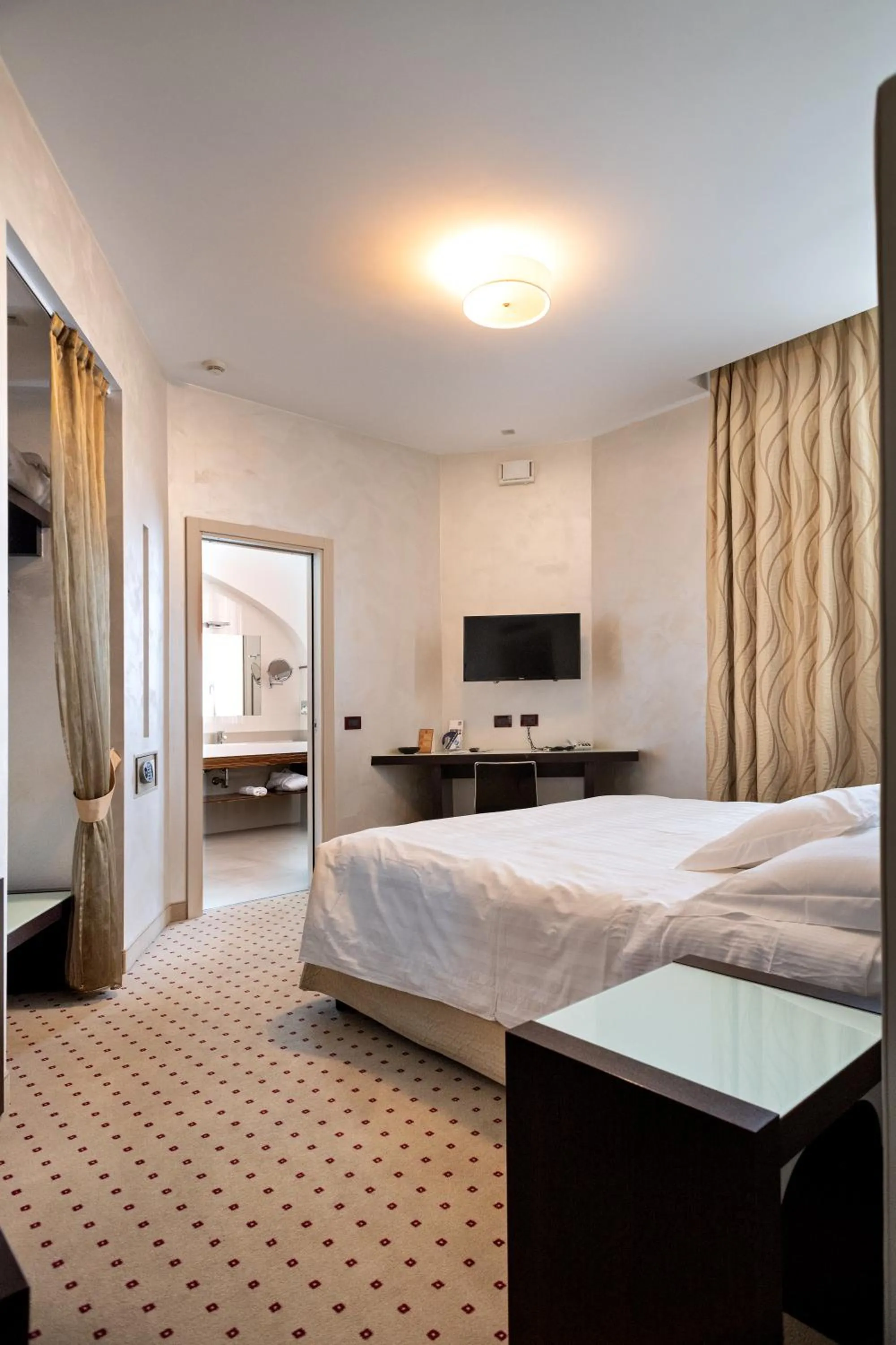 Photo of the whole room, Bed in Hotel La Cartiera