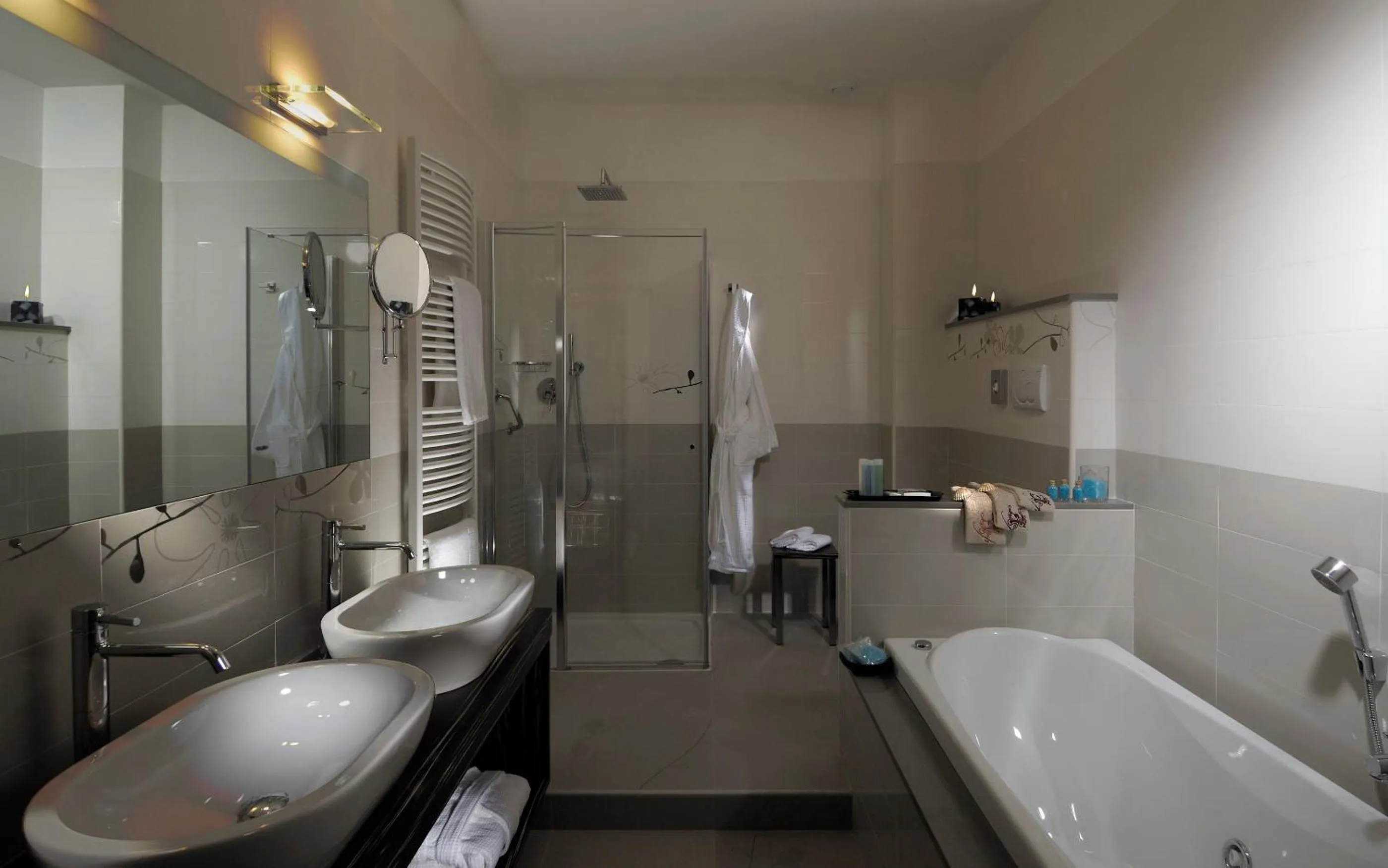 Toilet in Hotel La Cartiera