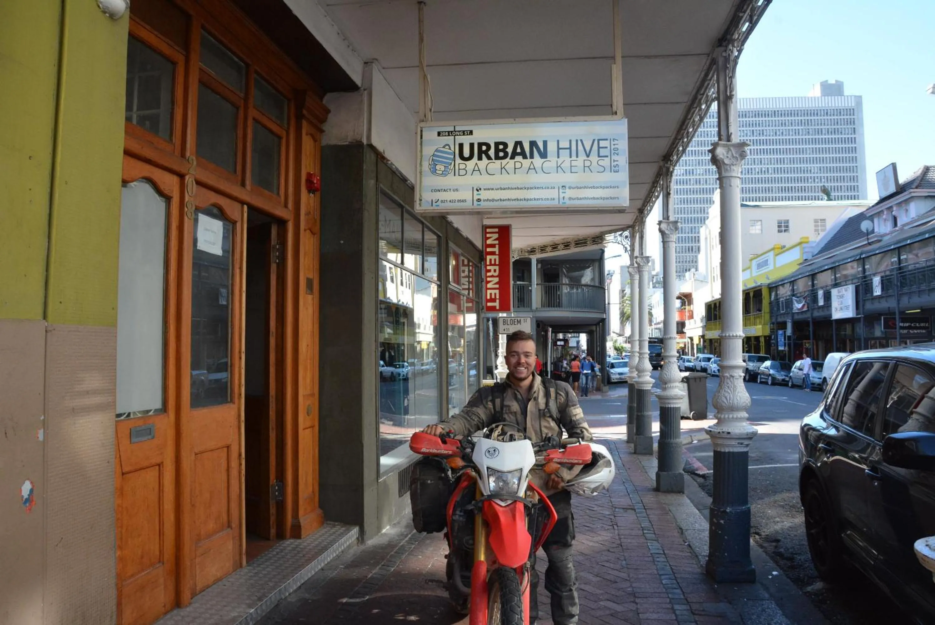Facade/entrance in Urban Hive Backpackers