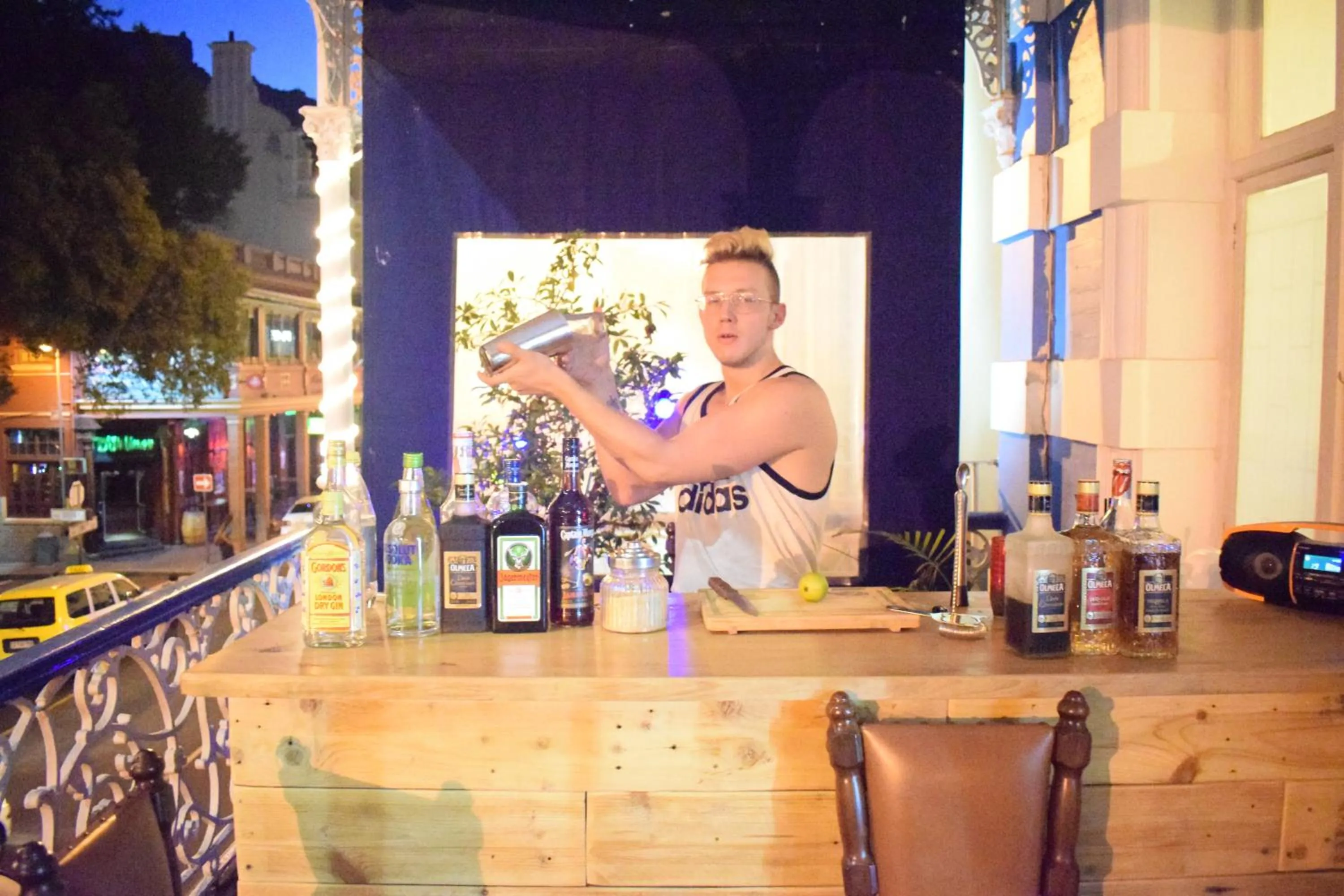 Lounge or bar in Urban Hive Backpackers