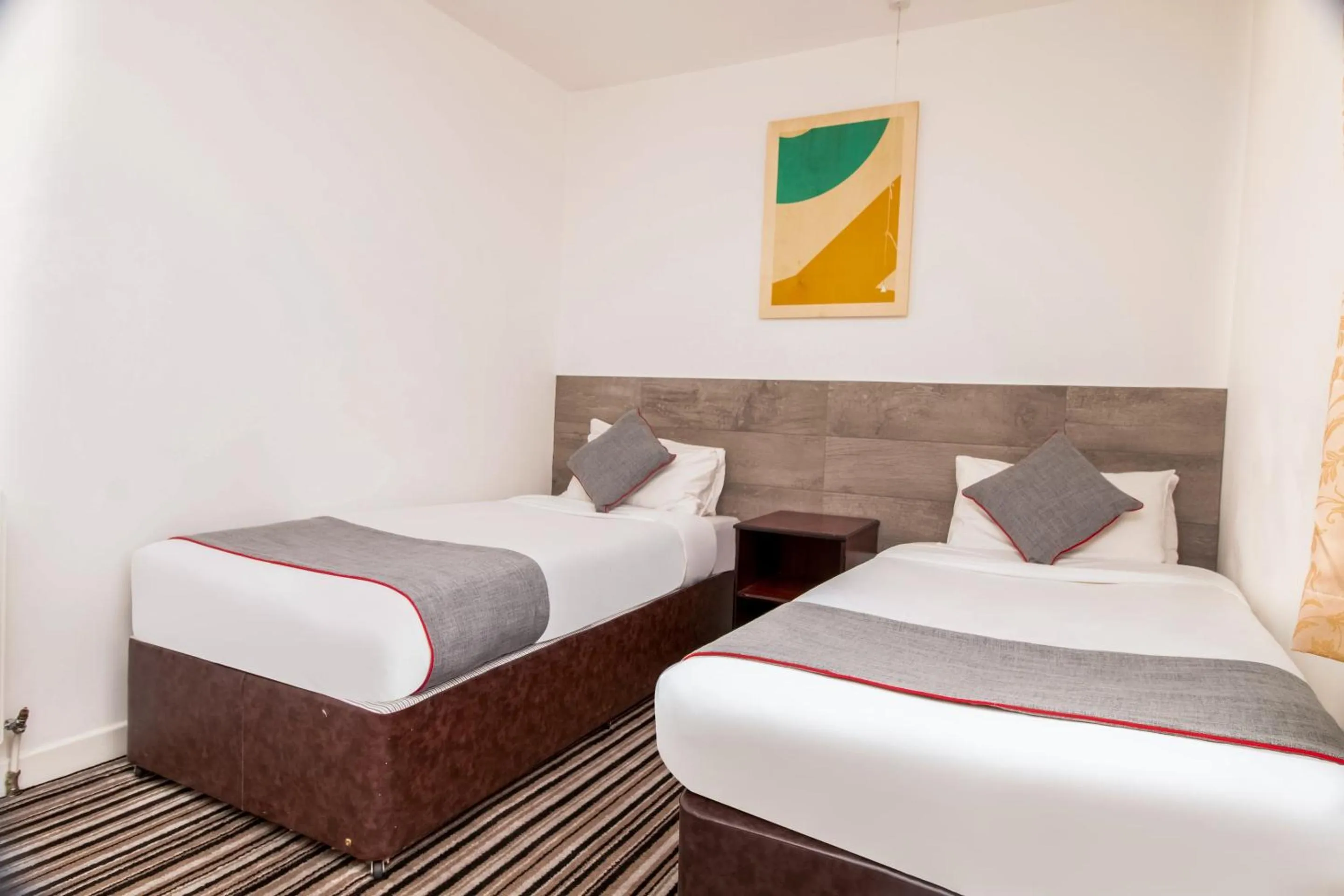 Bedroom, Bed in Cardiff Central Hotel By Belvilla
