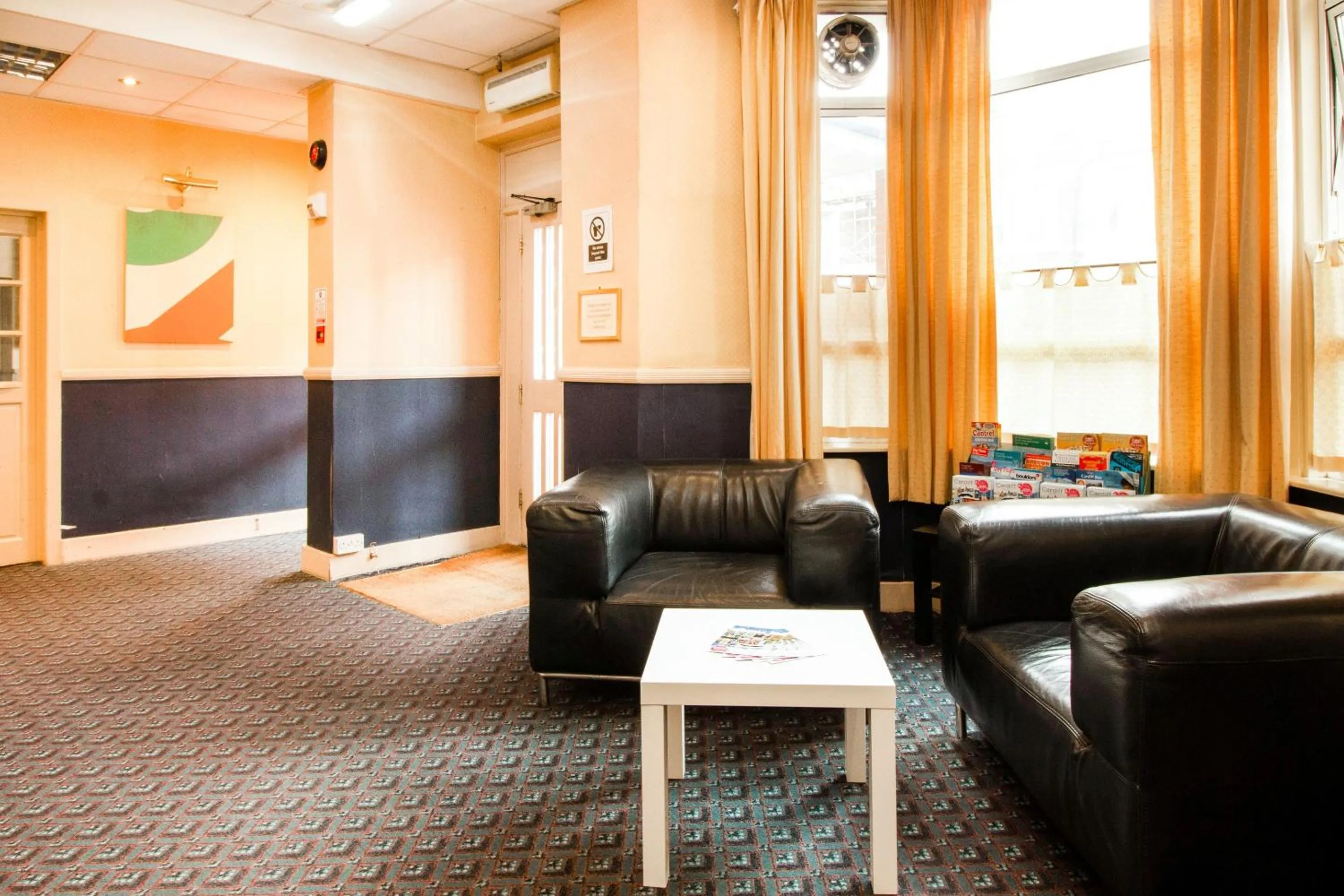Lobby or reception in Cardiff Central Hotel By Belvilla