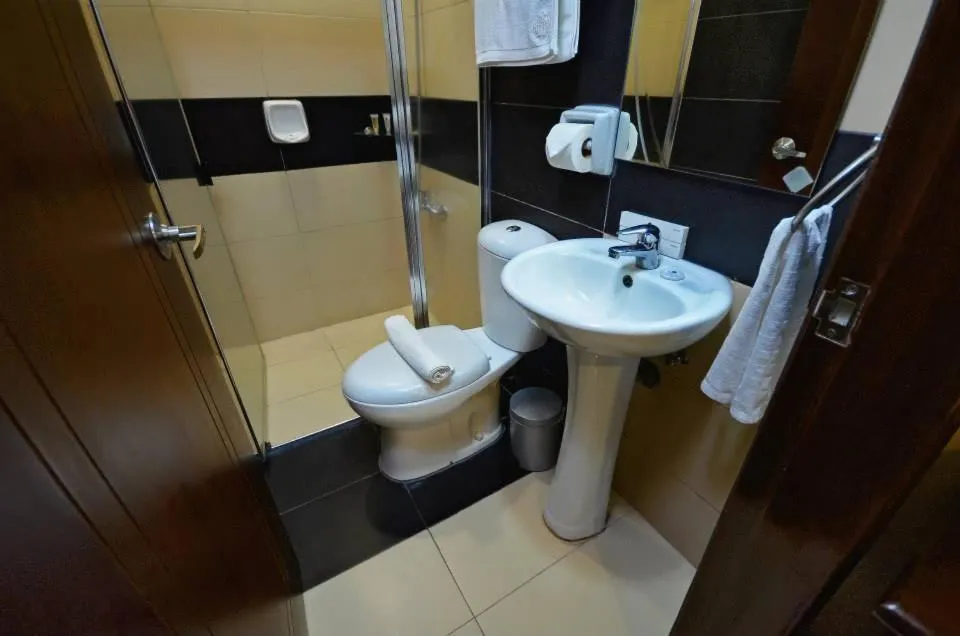Shower in Hotel Formosa Daet